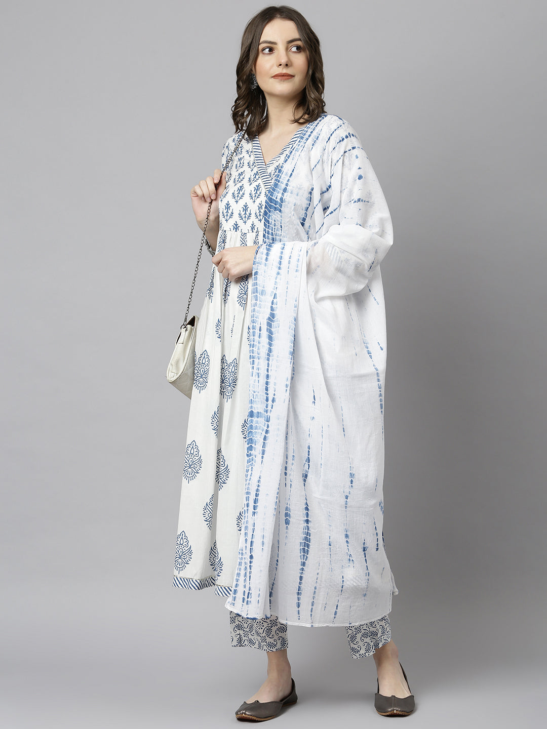 Janasya Women's White Cotton Block Print Kurta With Pant And Dupatta | Swadesiicart