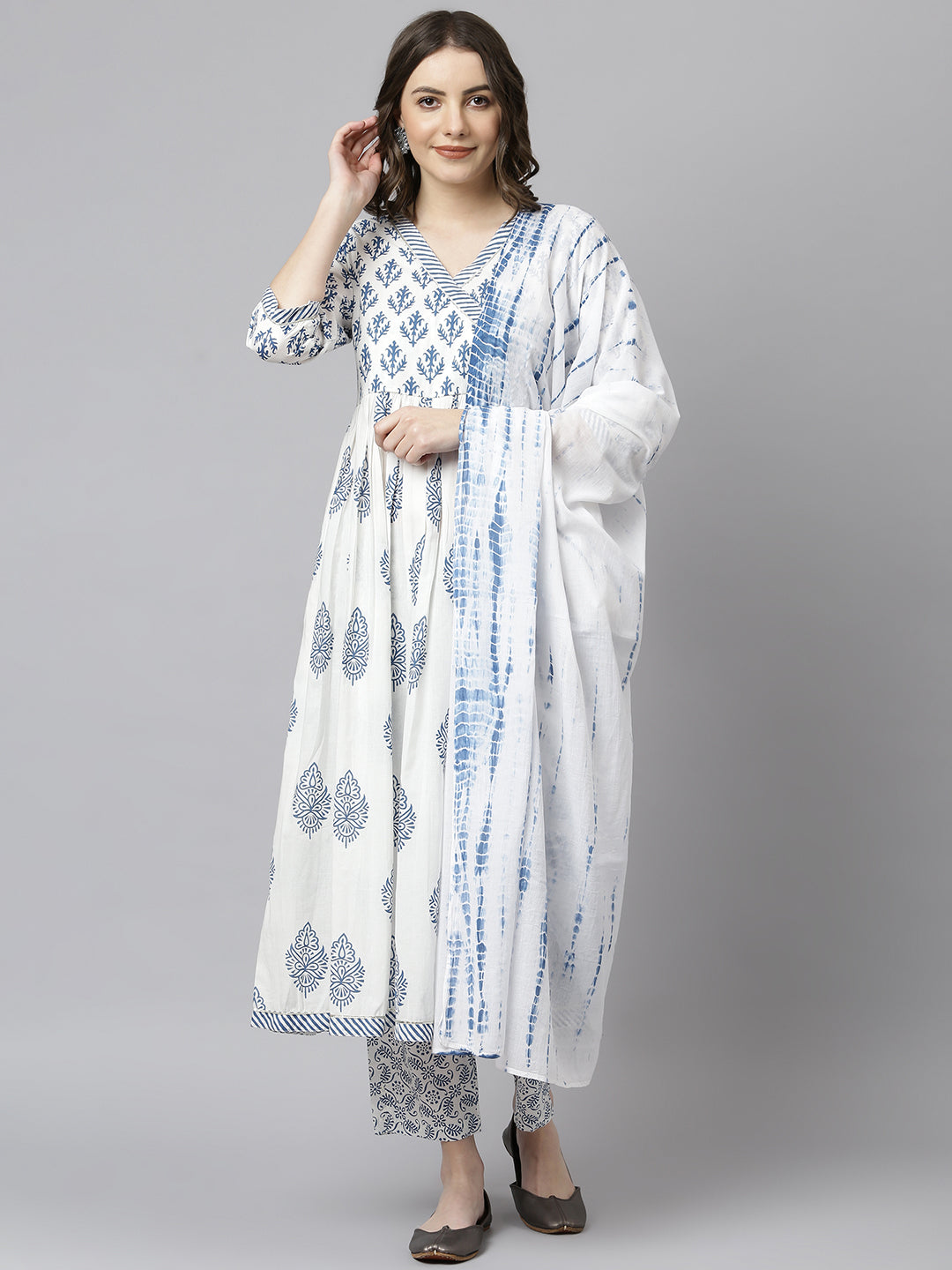 Janasya Women's White Cotton Block Print Kurta With Pant And Dupatta | Swadesiicart