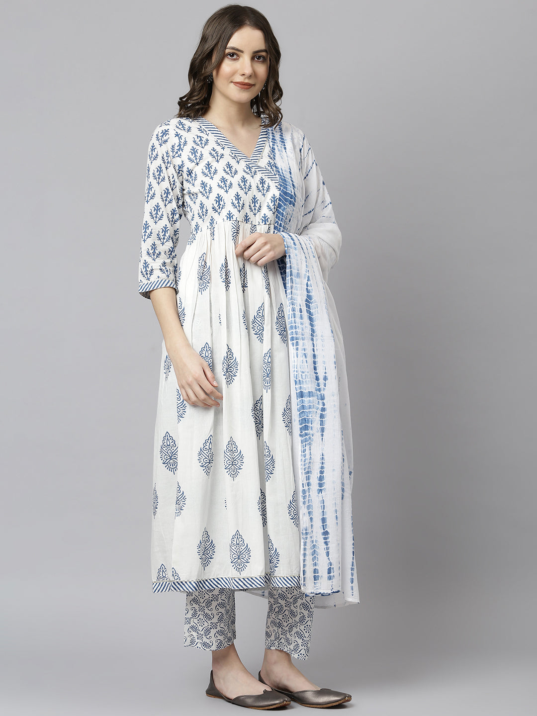 Janasya Women's White Cotton Block Print Kurta With Pant And Dupatta | Swadesiicart