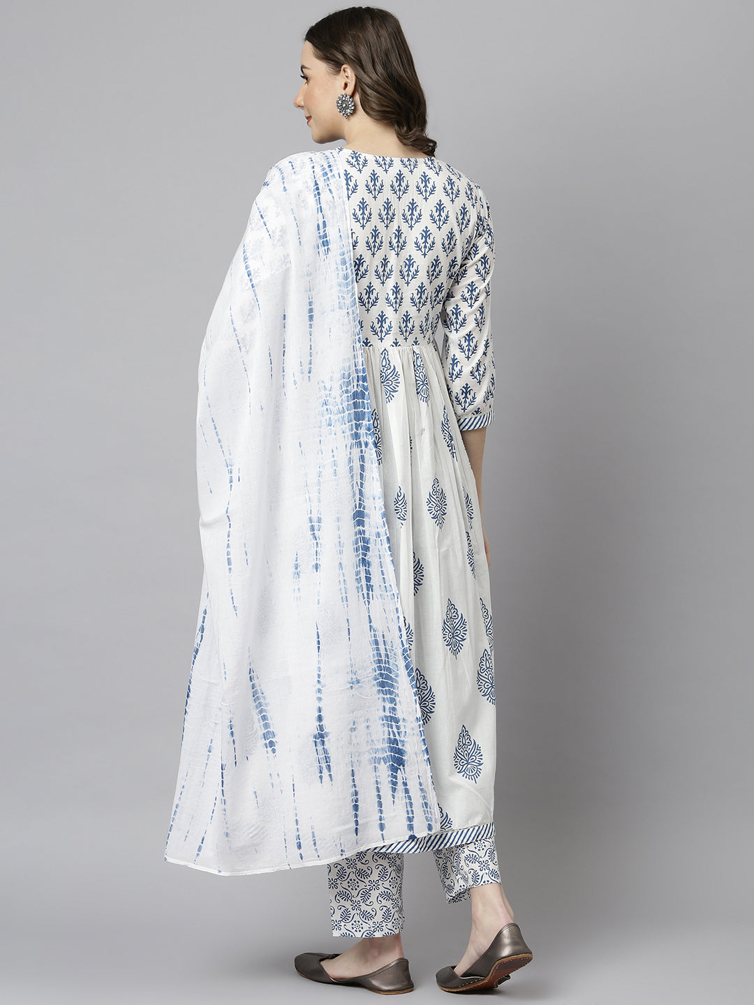 Janasya Women's White Cotton Block Print Kurta With Pant And Dupatta | Swadesiicart