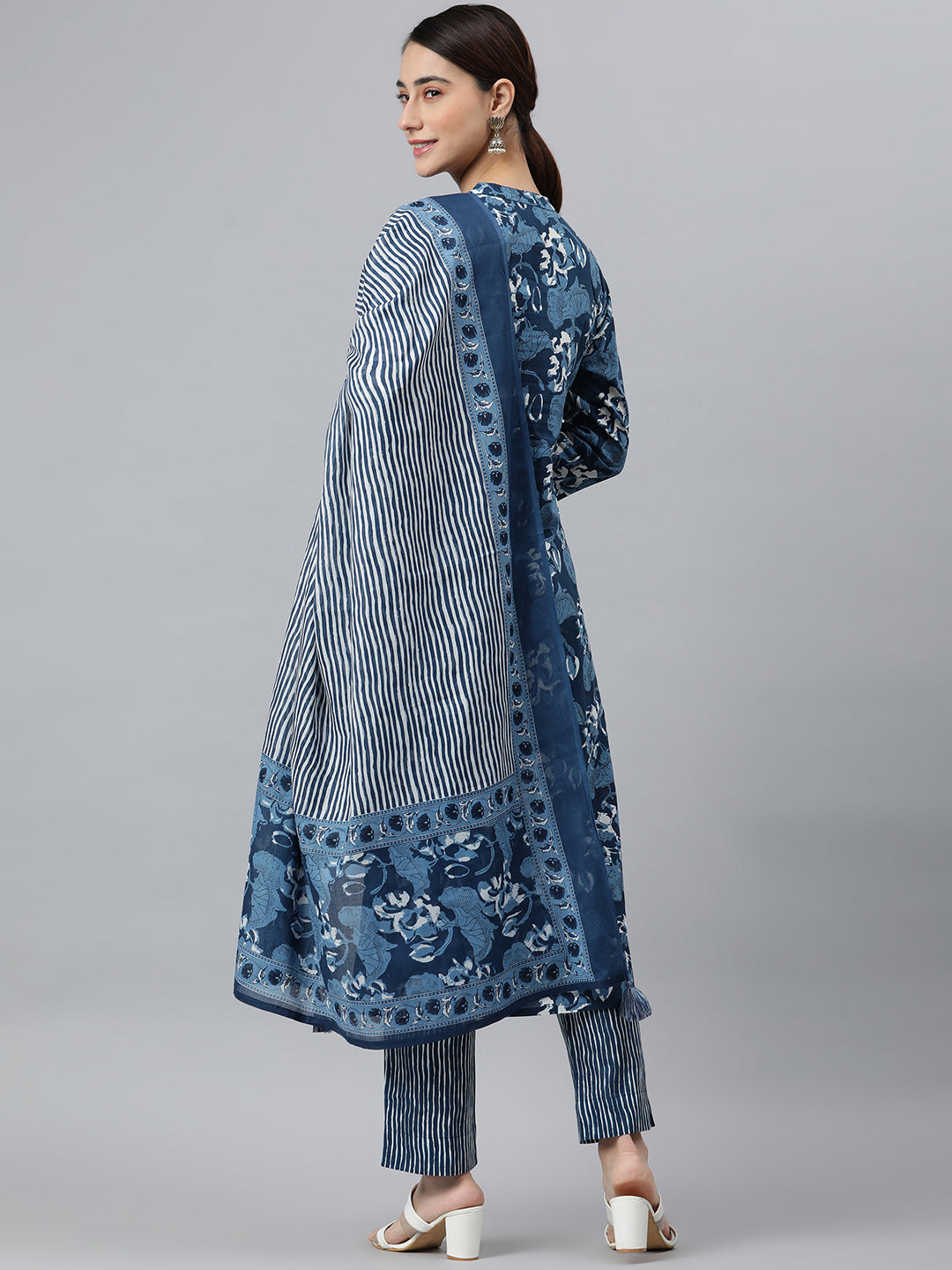 Janasya Women's Blue Cotton Block Print Kurta With Pant And Dupatta | Swadesiicart