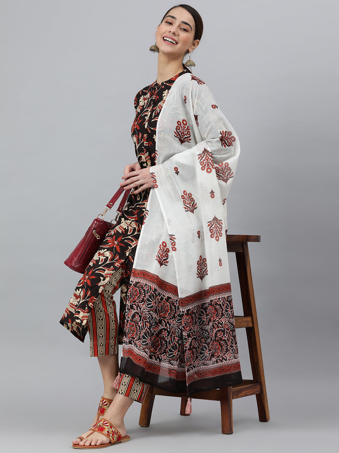 Janasya Women's Black Cotton Botanical Print Kurta With Pant And Dupatta | Swadesiicart