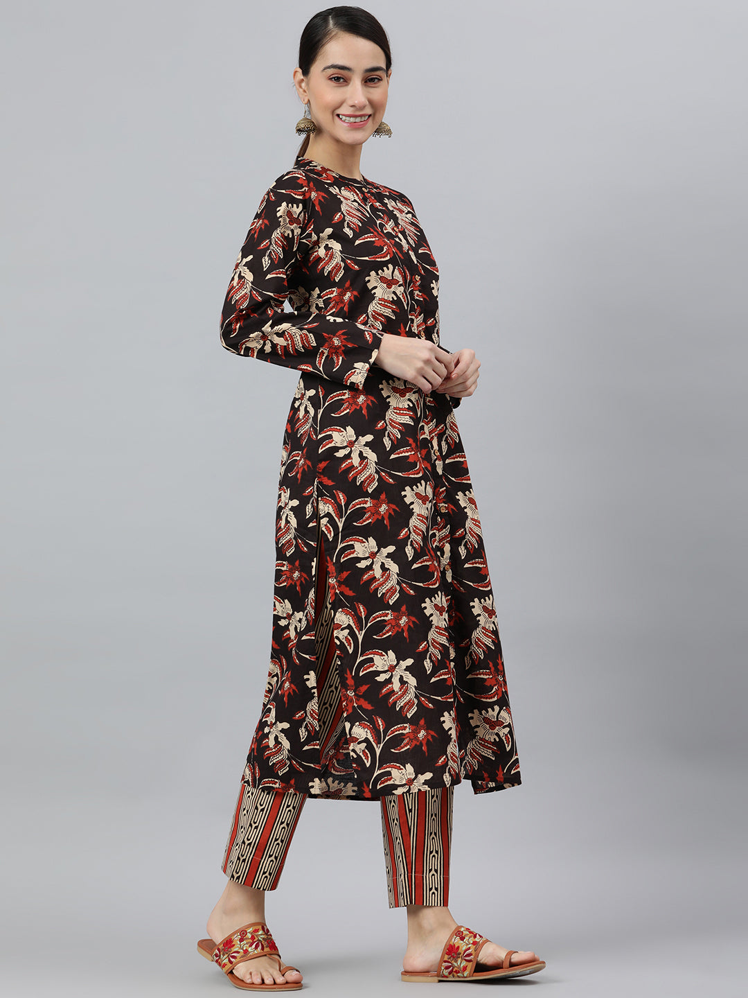 Janasya Women's Black Cotton Botanical Print Kurta With Pant And Dupatta | Swadesiicart