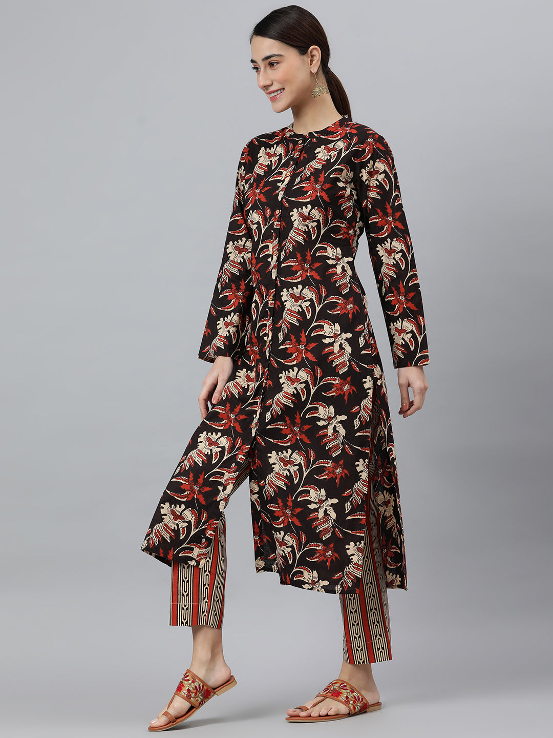 Janasya Women's Black Cotton Botanical Print Kurta With Pant And Dupatta | Swadesiicart