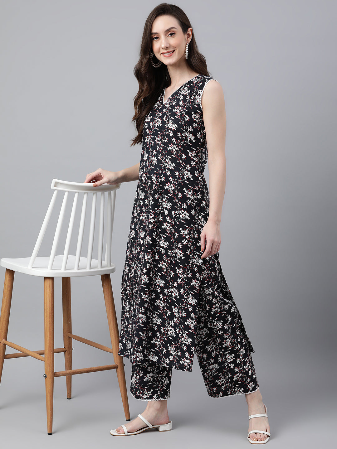 Indian Clothing Janasya Women's Black Cotton Floral Printed Straight Casual Kurta Set - Swadesiicart