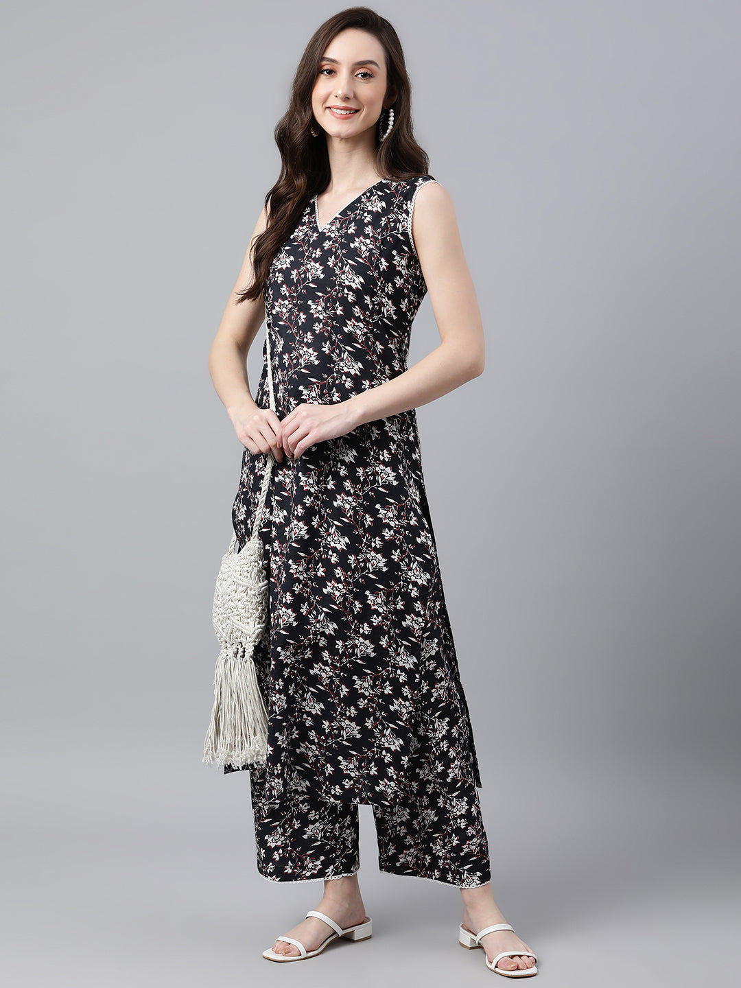Indian Clothing Janasya Women's Black Cotton Floral Printed Straight Casual Kurta Set - Swadesiicart