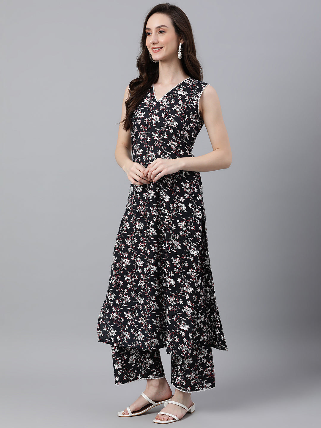 Indian Clothing Janasya Women's Black Cotton Floral Printed Straight Casual Kurta Set - Swadesiicart