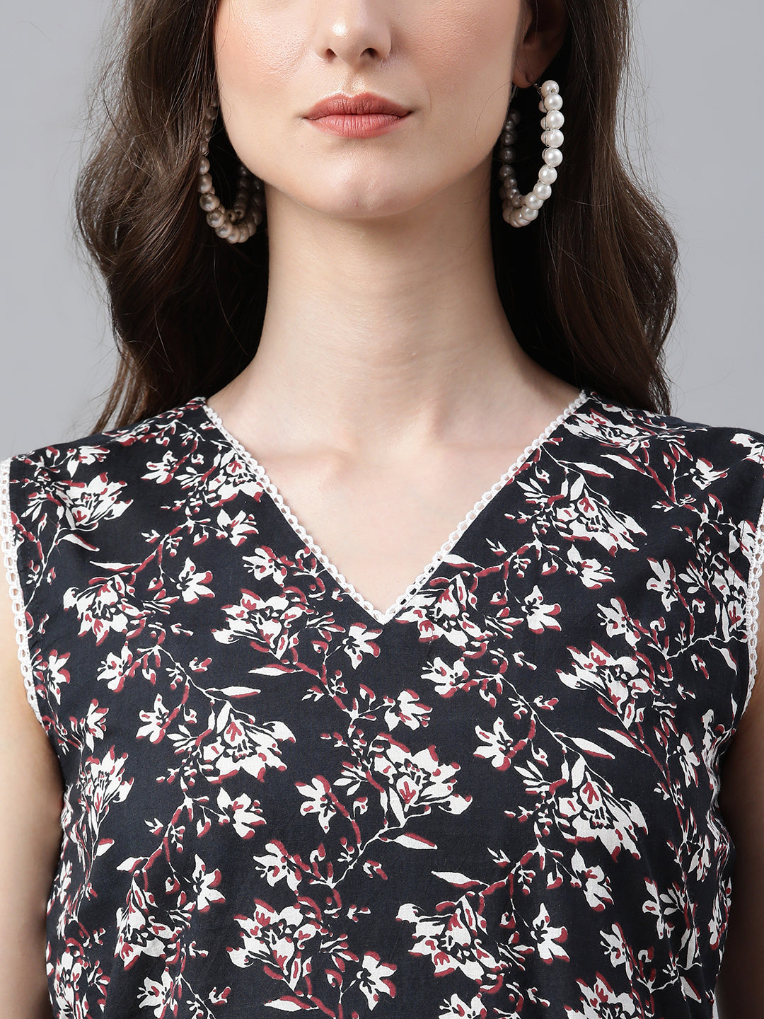 Indian Clothing Janasya Women's Black Cotton Floral Printed Straight Casual Kurta Set - Swadesiicart