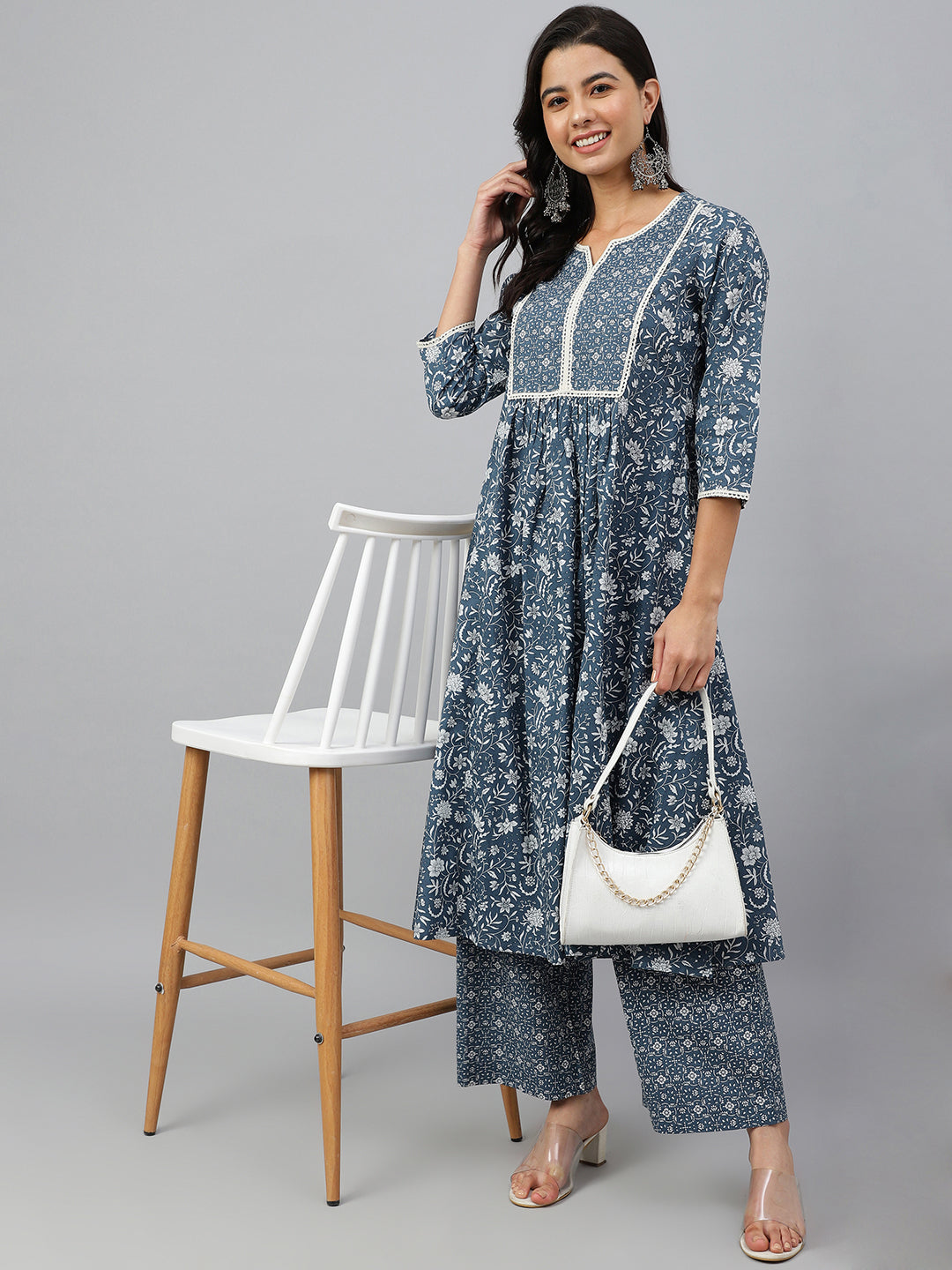 Janasya Women's Grey Cotton Floral Print Kurta With Palazzo | Swadesiicart