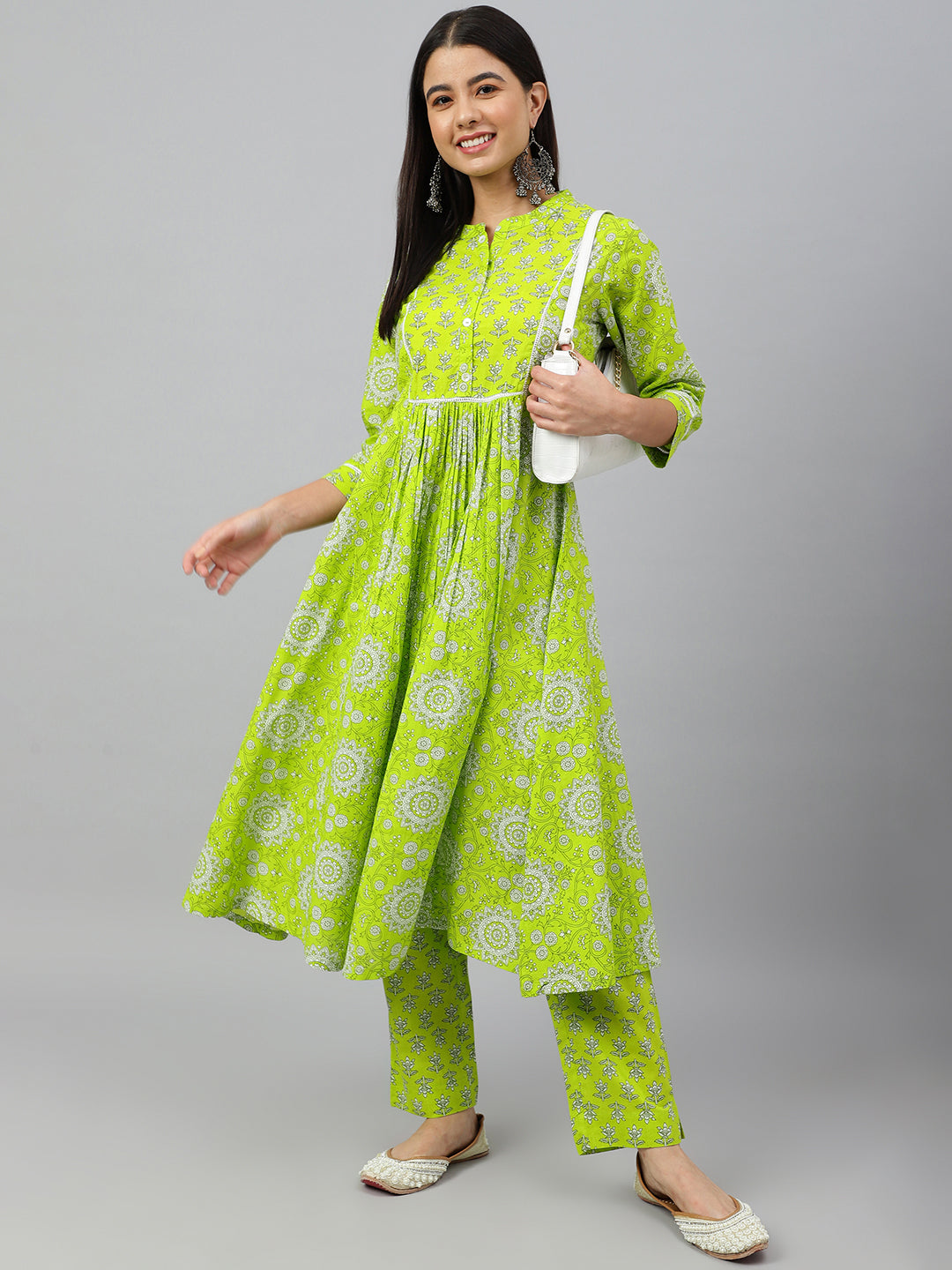 Janasya Women's Light Green Cotton Block Print Kurta With Pant | Swadesiicart