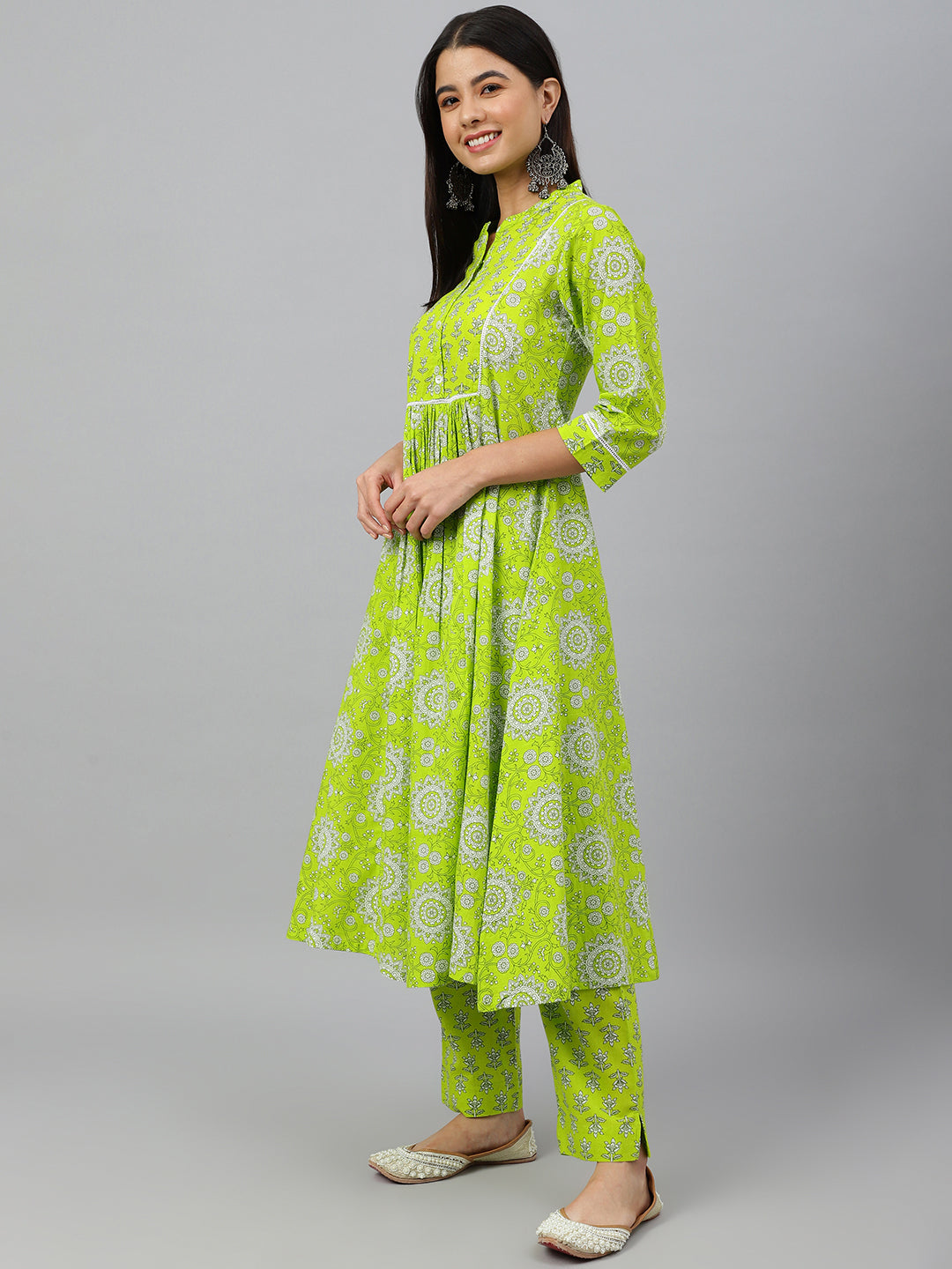 Janasya Women's Light Green Cotton Block Print Kurta With Pant | Swadesiicart
