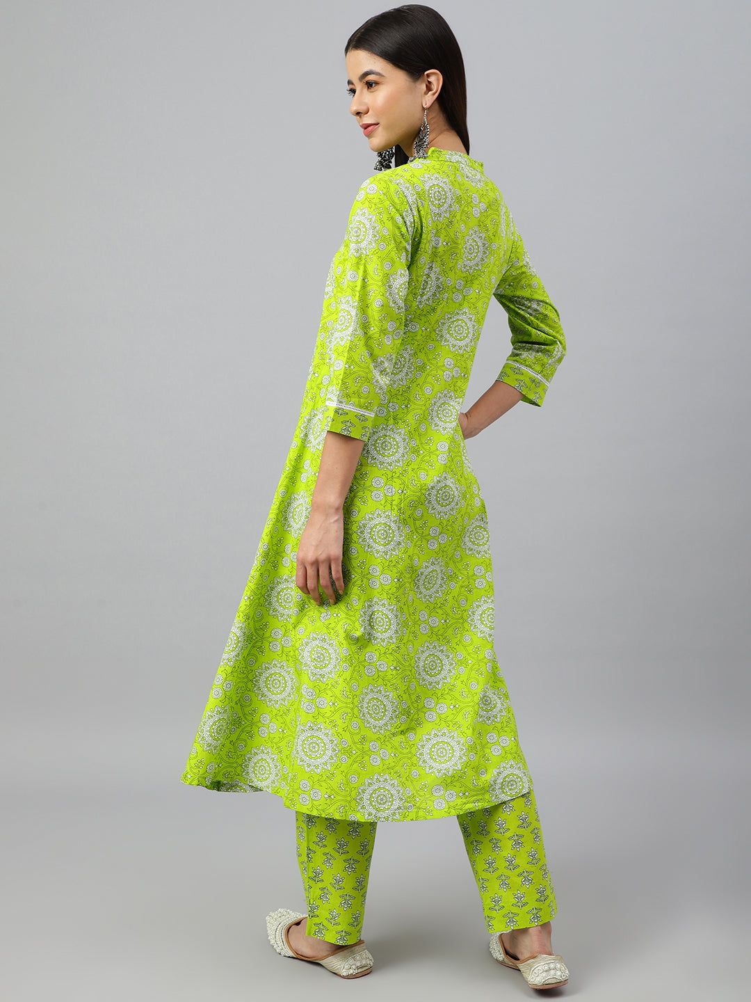 Janasya Women's Light Green Cotton Block Print Kurta With Pant | Swadesiicart