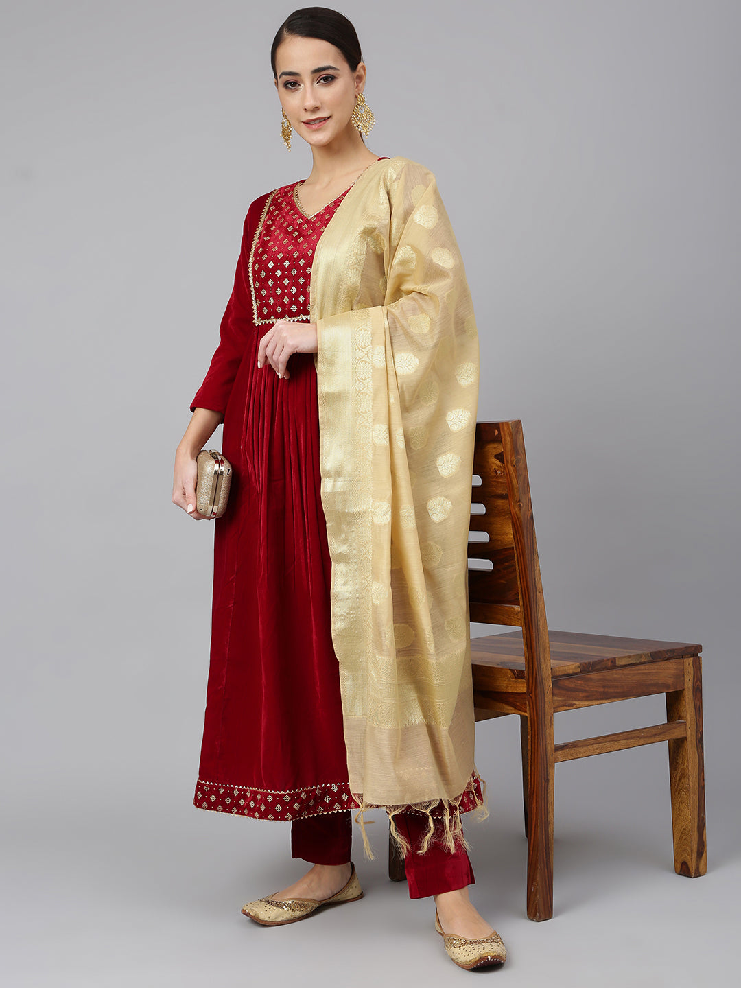 Janasya Women's Maroon Velvet Solid Kurta With Pant And Dupatta | Swadesiicart
