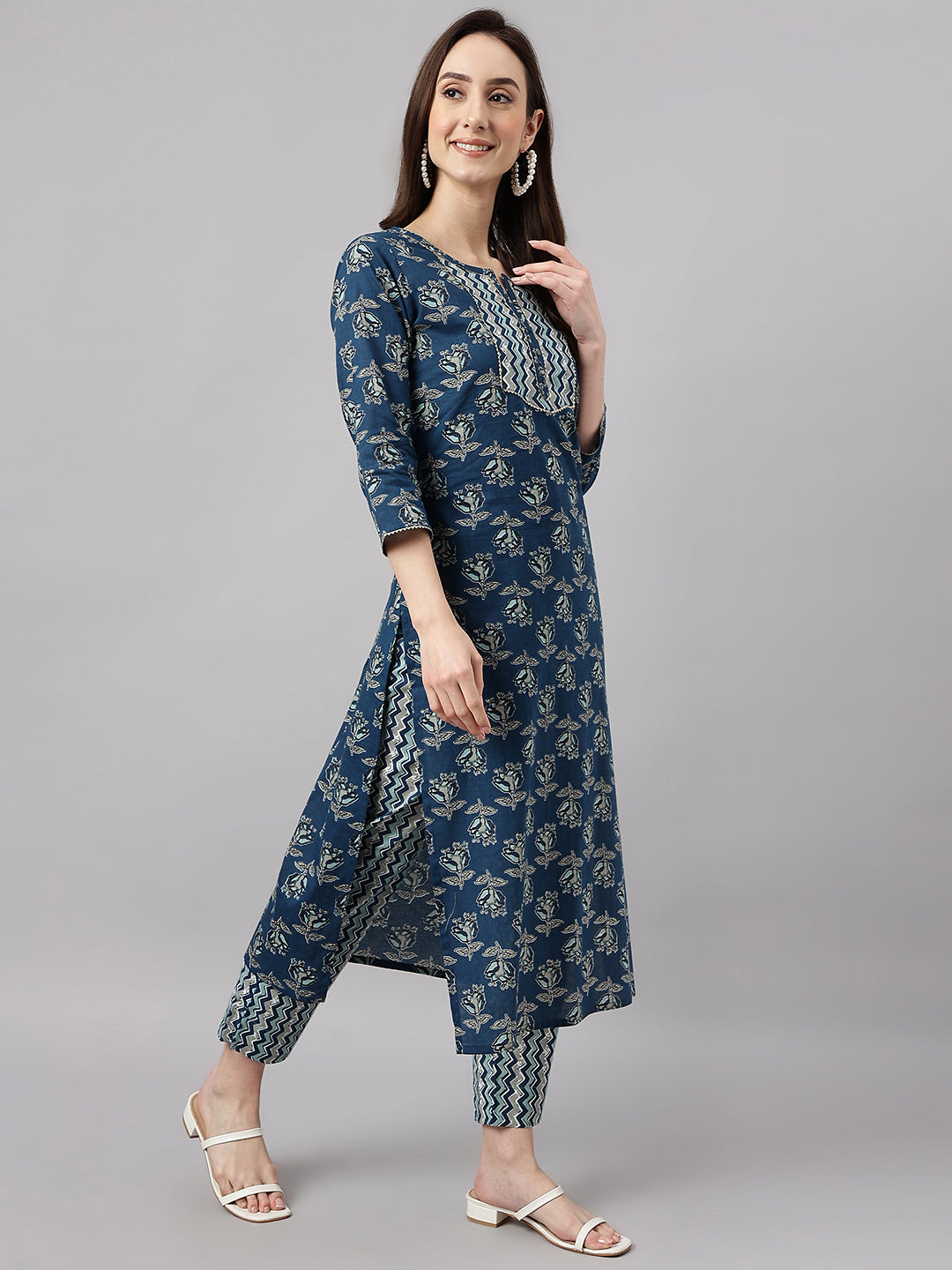Janasya Women's Blue Cotton Floral Printed Straight Casual Kurta Set | Swadesiicart