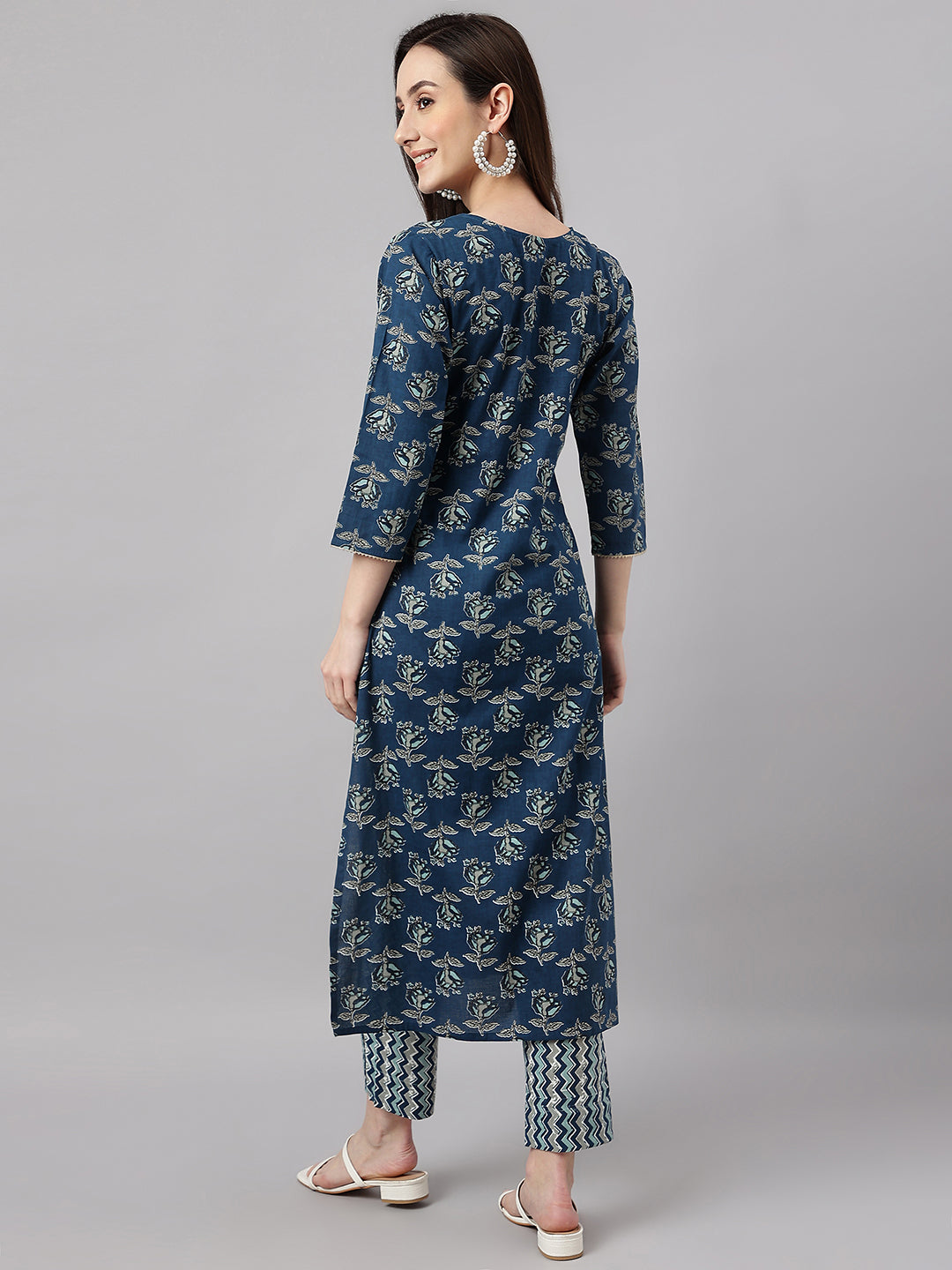Janasya Women's Blue Cotton Floral Printed Straight Casual Kurta Set | Swadesiicart