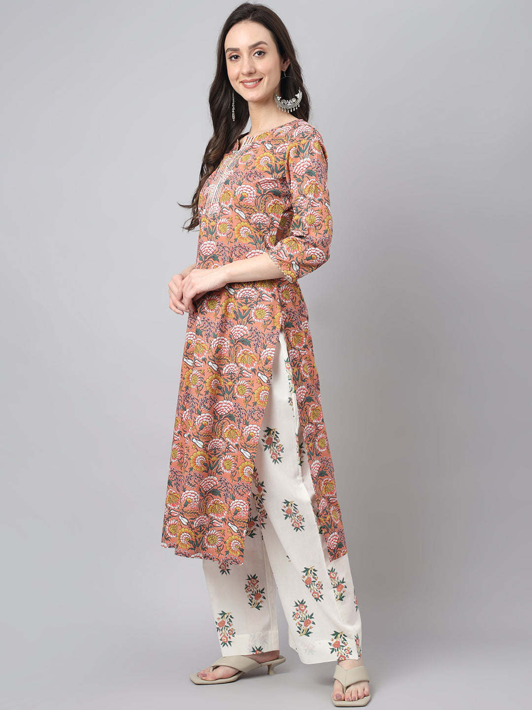 Janasya Women's Pink Cotton Floral Printed Straight Festive Kurta Set | Swadesiicart