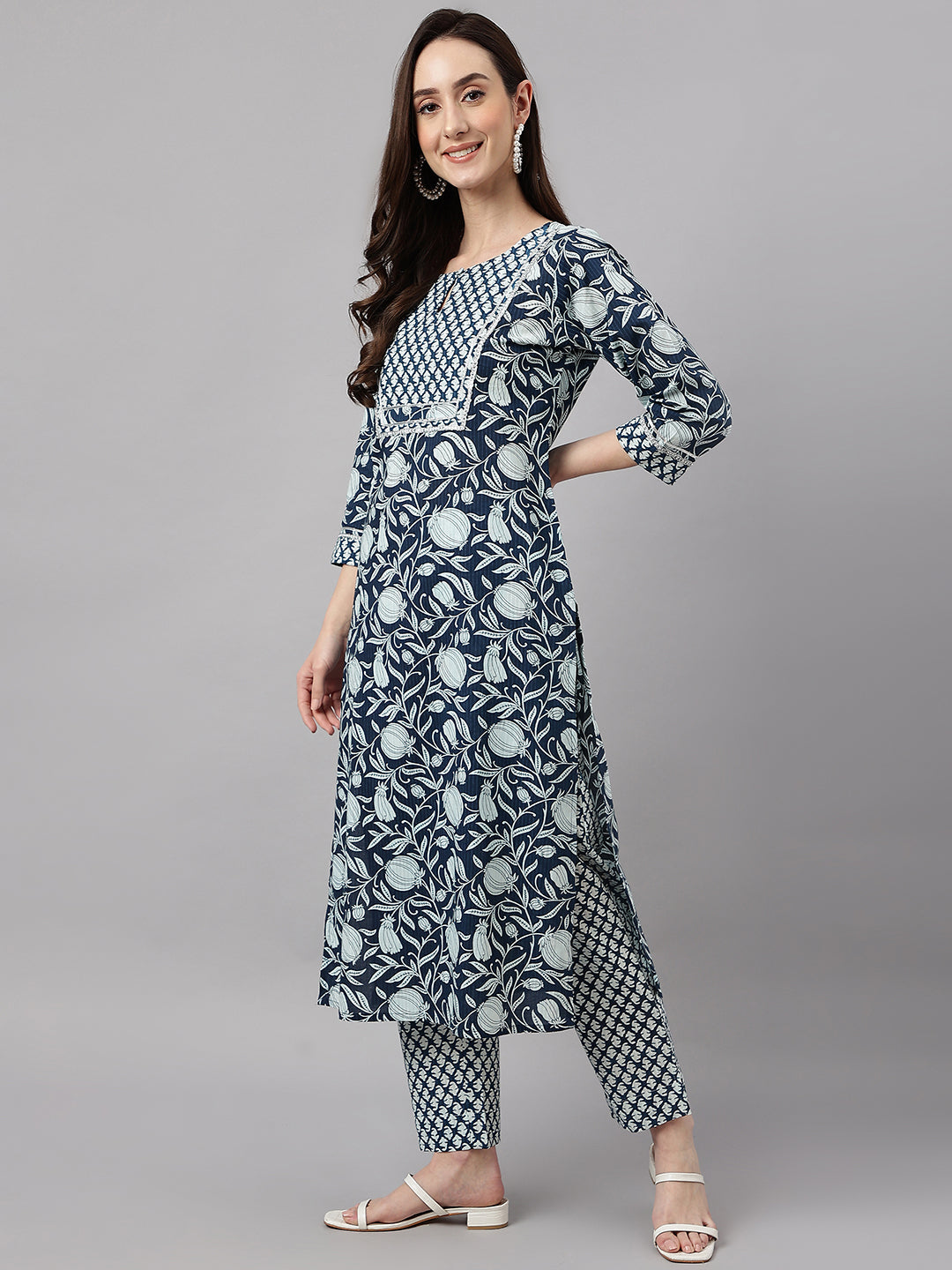 Janasya Women's Navy Blue Cotton Botanical Printed Straight Casual Kurta Set | Swadesiicart