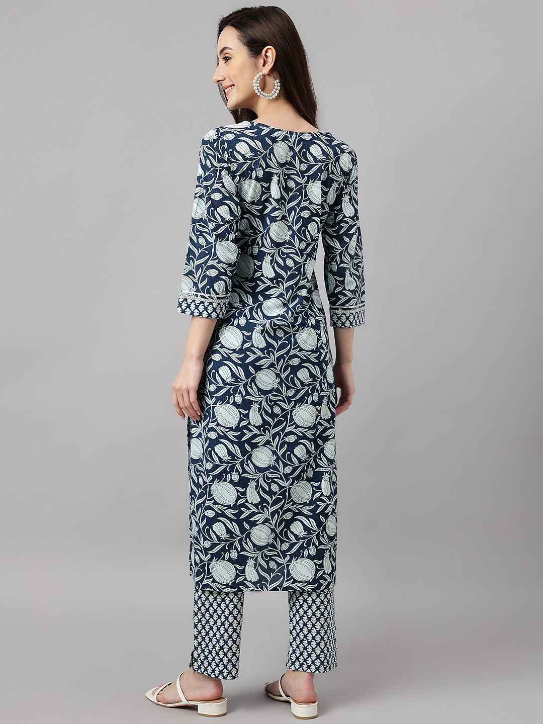 Janasya Women's Navy Blue Cotton Botanical Printed Straight Casual Kurta Set | Swadesiicart