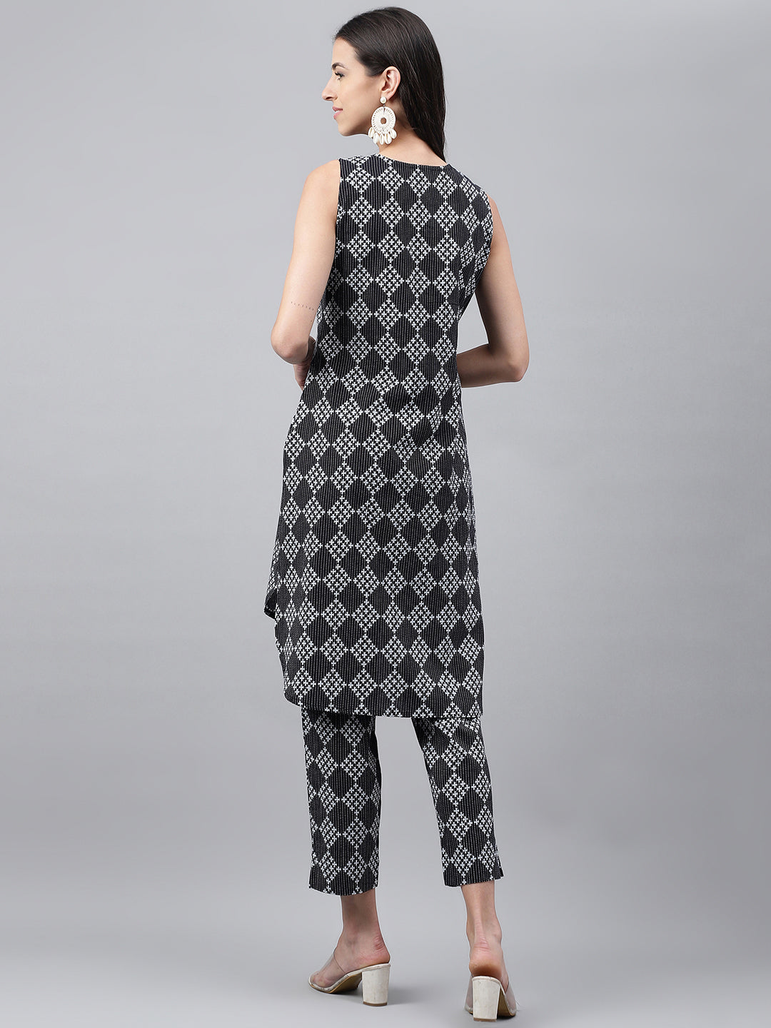 Janasya Women's Black Cotton Ethnic Motifs High Low Casual Kurta Set | Swadesiicart