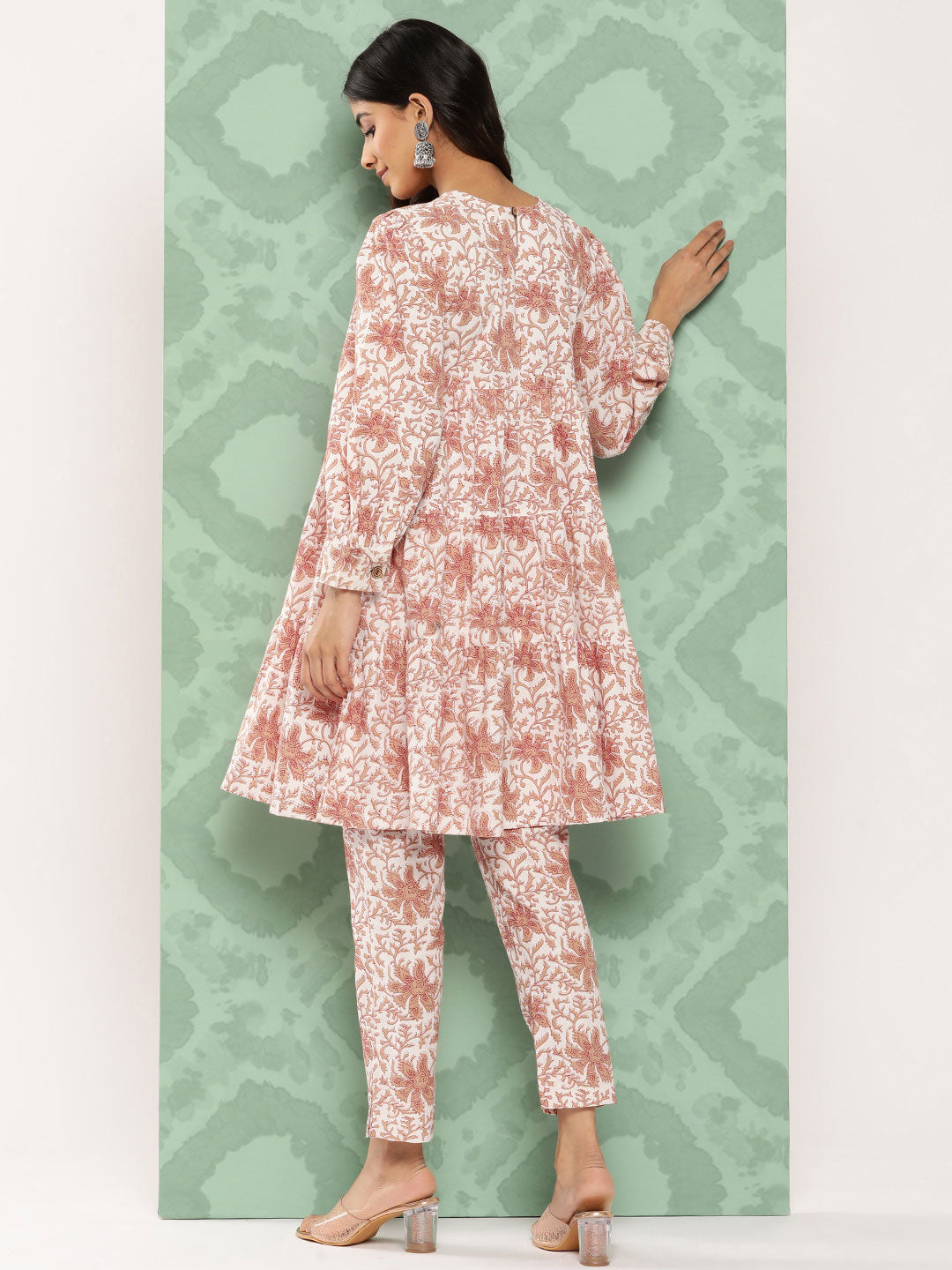 Janasya Women's White Cotton Botanical Printed Tiered Casual Kurta Set | Swadesiicart