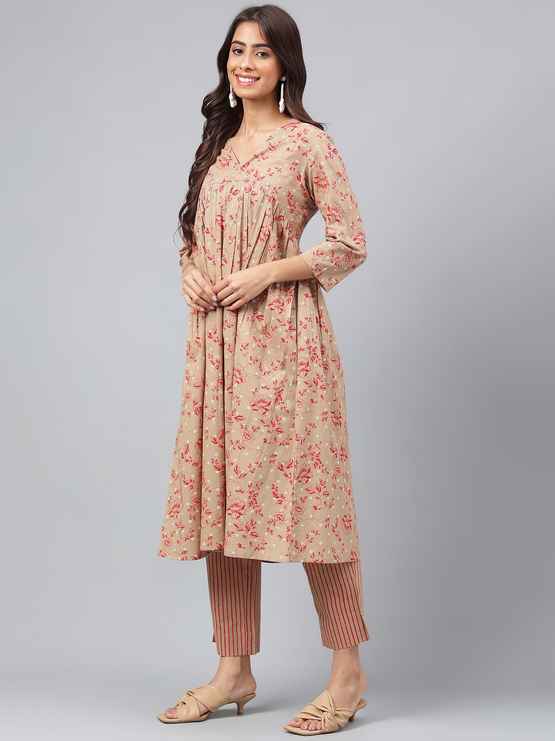 Janasya Women's Brown Cotton Floral Printed Gathered Casual Kurta Set | Swadesiicart
