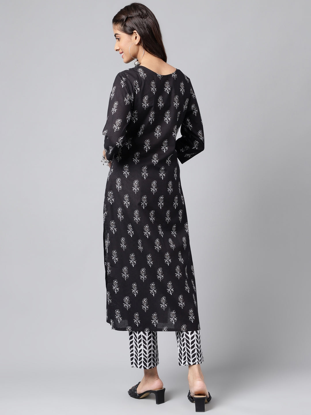 Janasya Women's Black Cotton Paisley Printed Straight Casual Kurta Set | Swadesiicart
