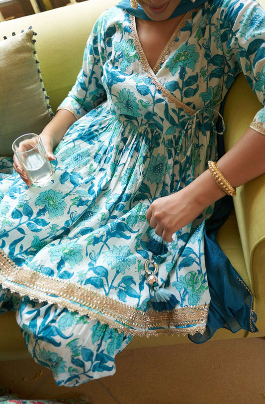 Janasya White Cotton Floral Printed Set | Swadesiicart