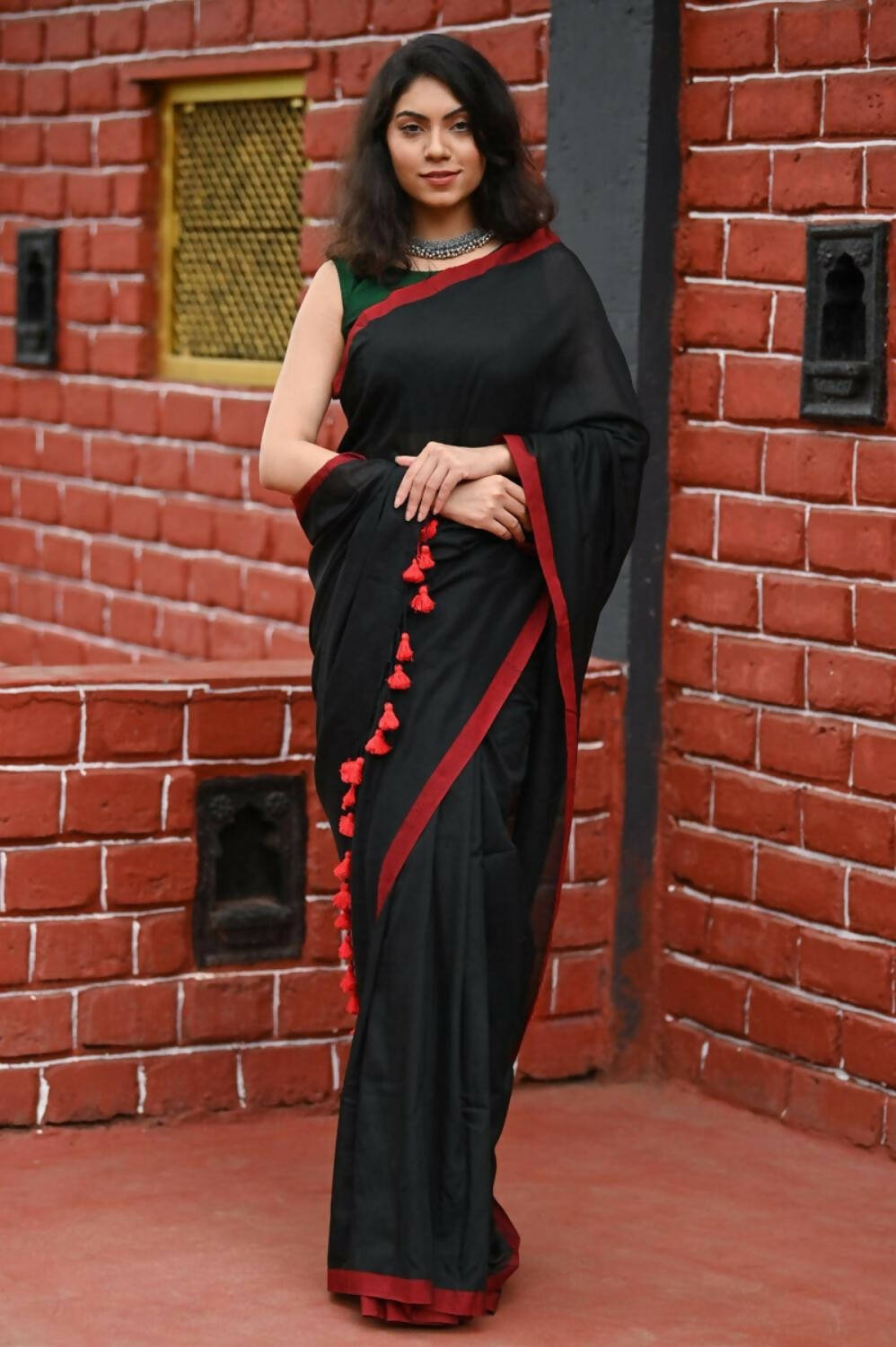 Very Much Indian Pure Cotton Handloom Saree With Intricate Border - Black | Swadesiicart