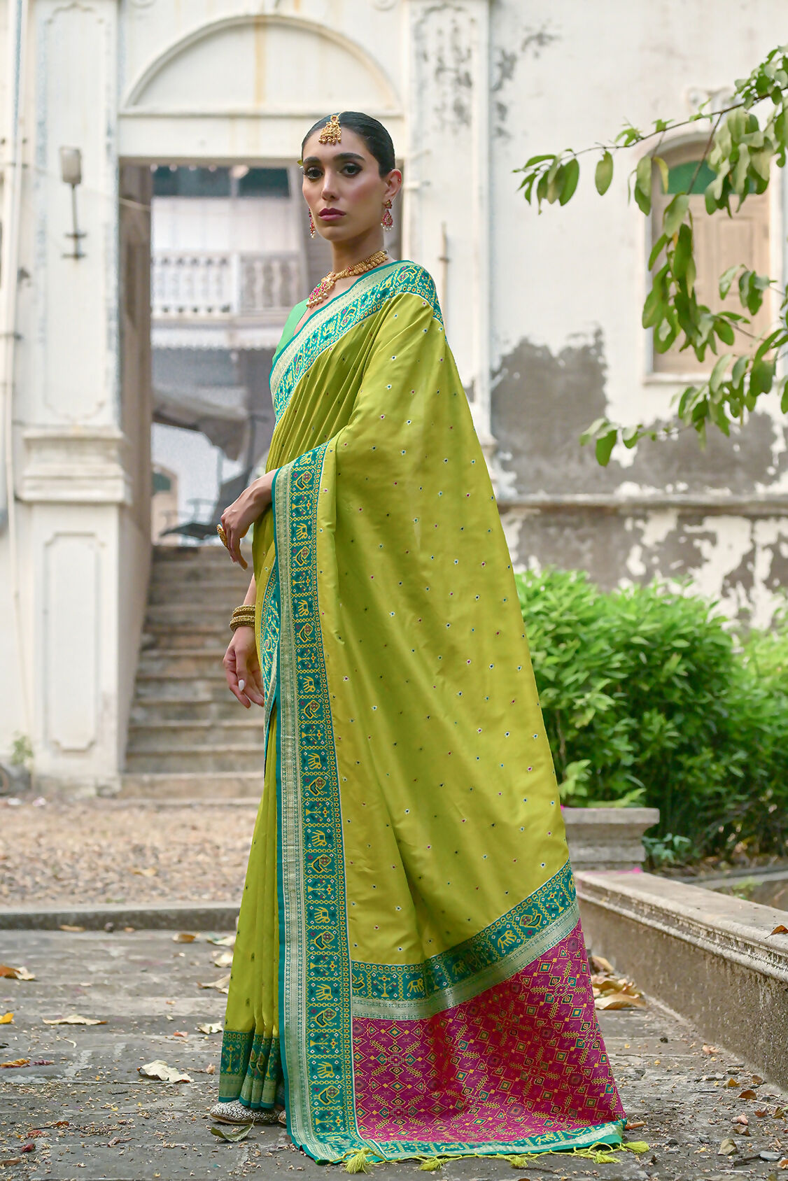 Vishnu Weaves Women's Mahendi Banarasi Silk Woven Saree with Blouse - Swadesiicart