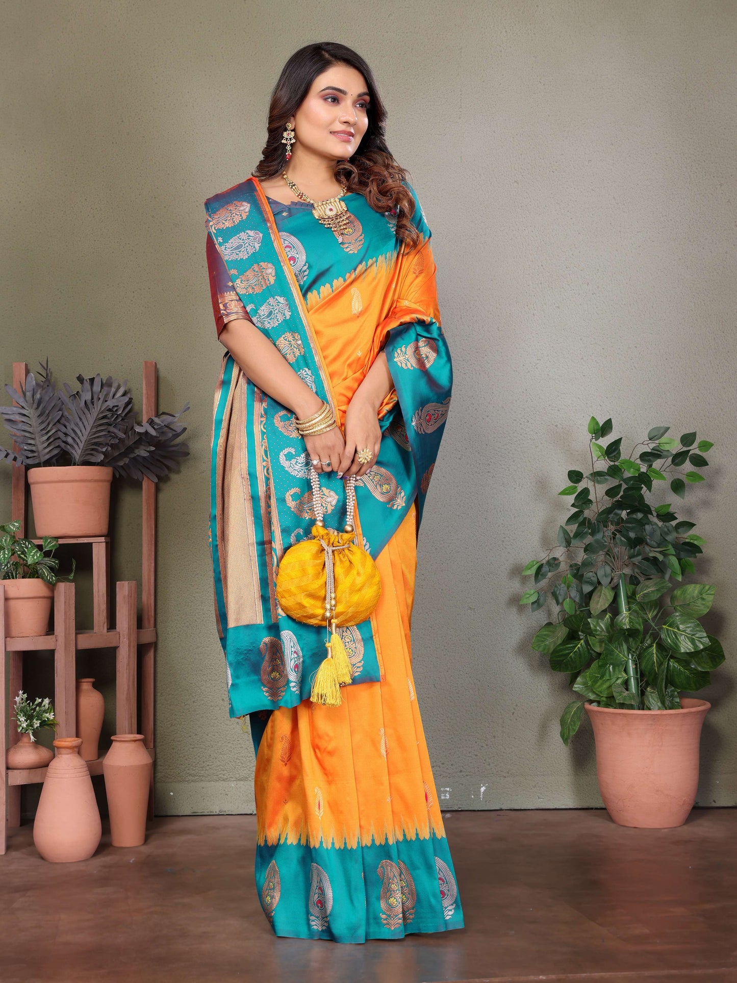 Sonakshi Women's Fenta Banarasi Silk Zari Woven Traditional Saree with Blouse | Swadesiicart