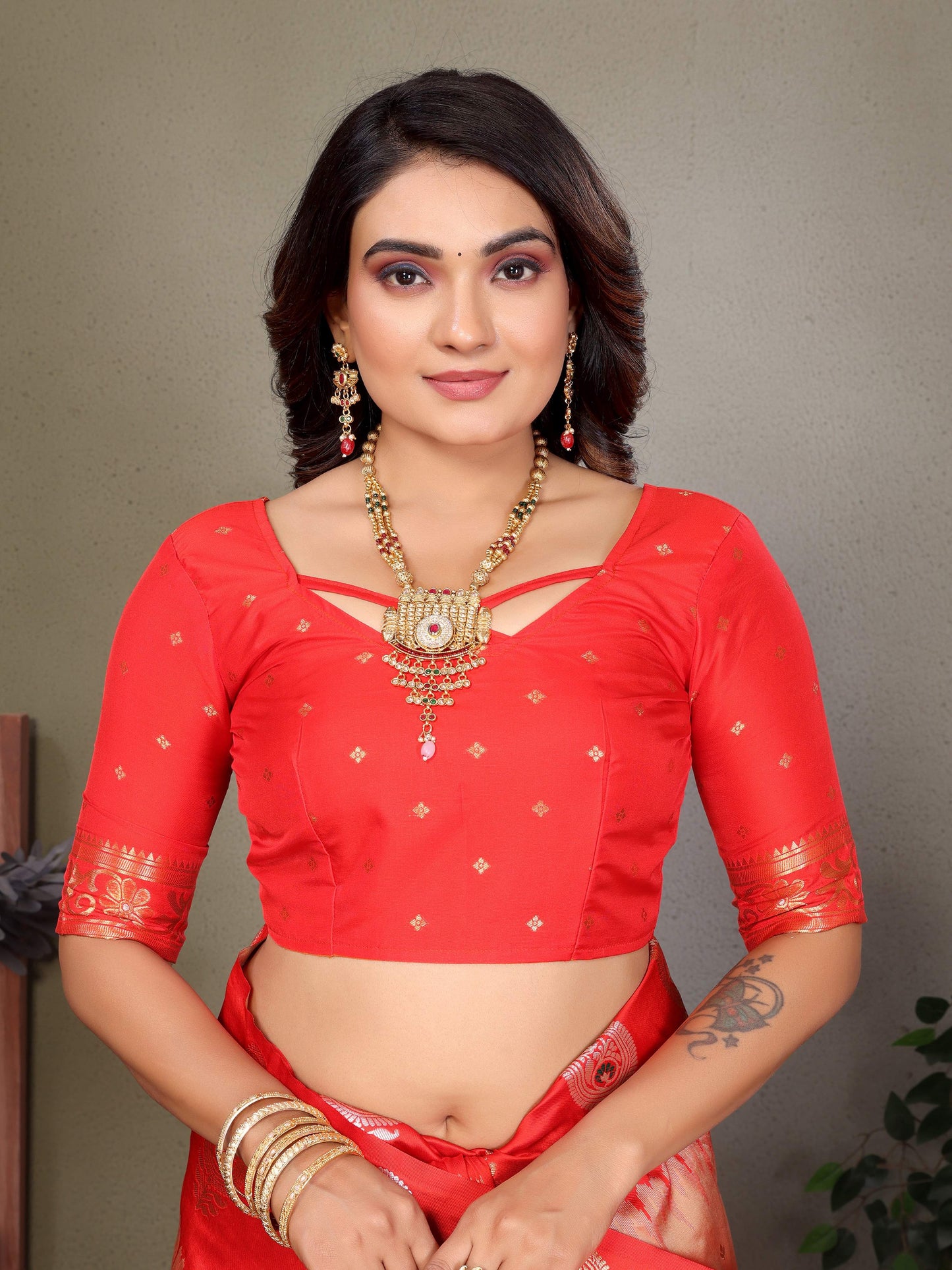 Sonakshi Women's Peach Banarasi Silk Zari Woven Traditional Saree with Blouse | Swadesiicart