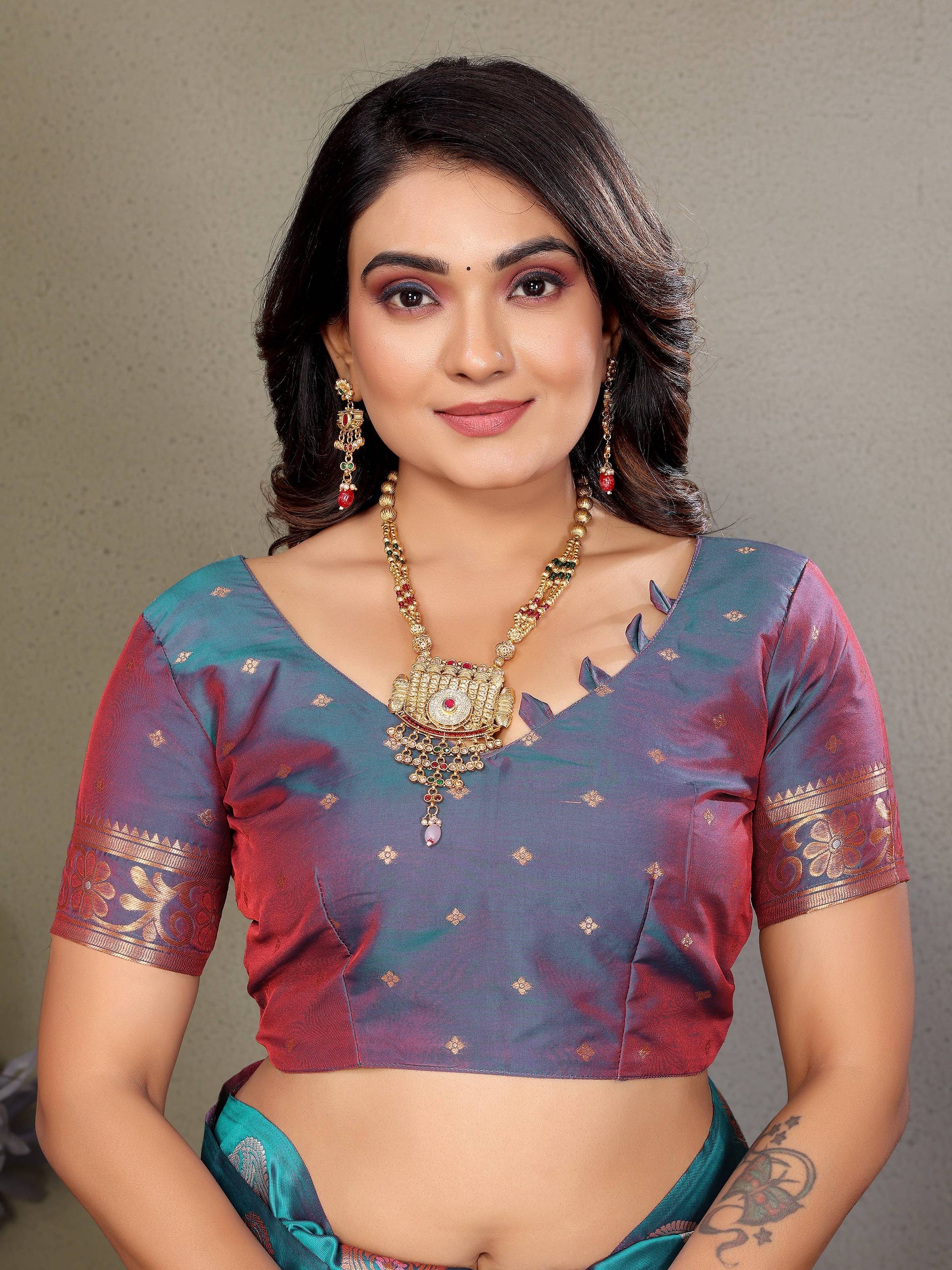 Sonakshi Women's Babypink Banarasi Silk Zari Woven Traditional Saree with Blouse | Swadesiicart