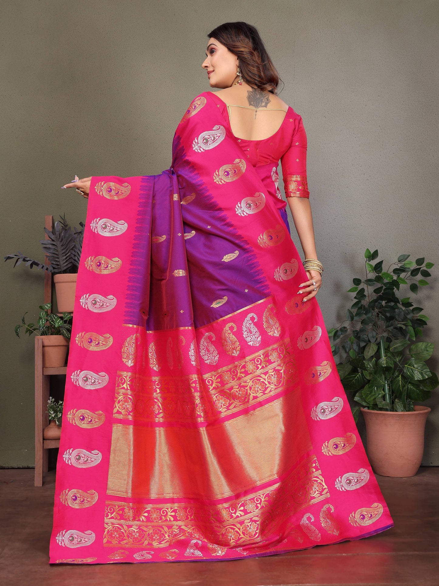 Sonakshi Women's Lavender Banarasi Silk Zari Woven Traditional Saree with Blouse | Swadesiicart