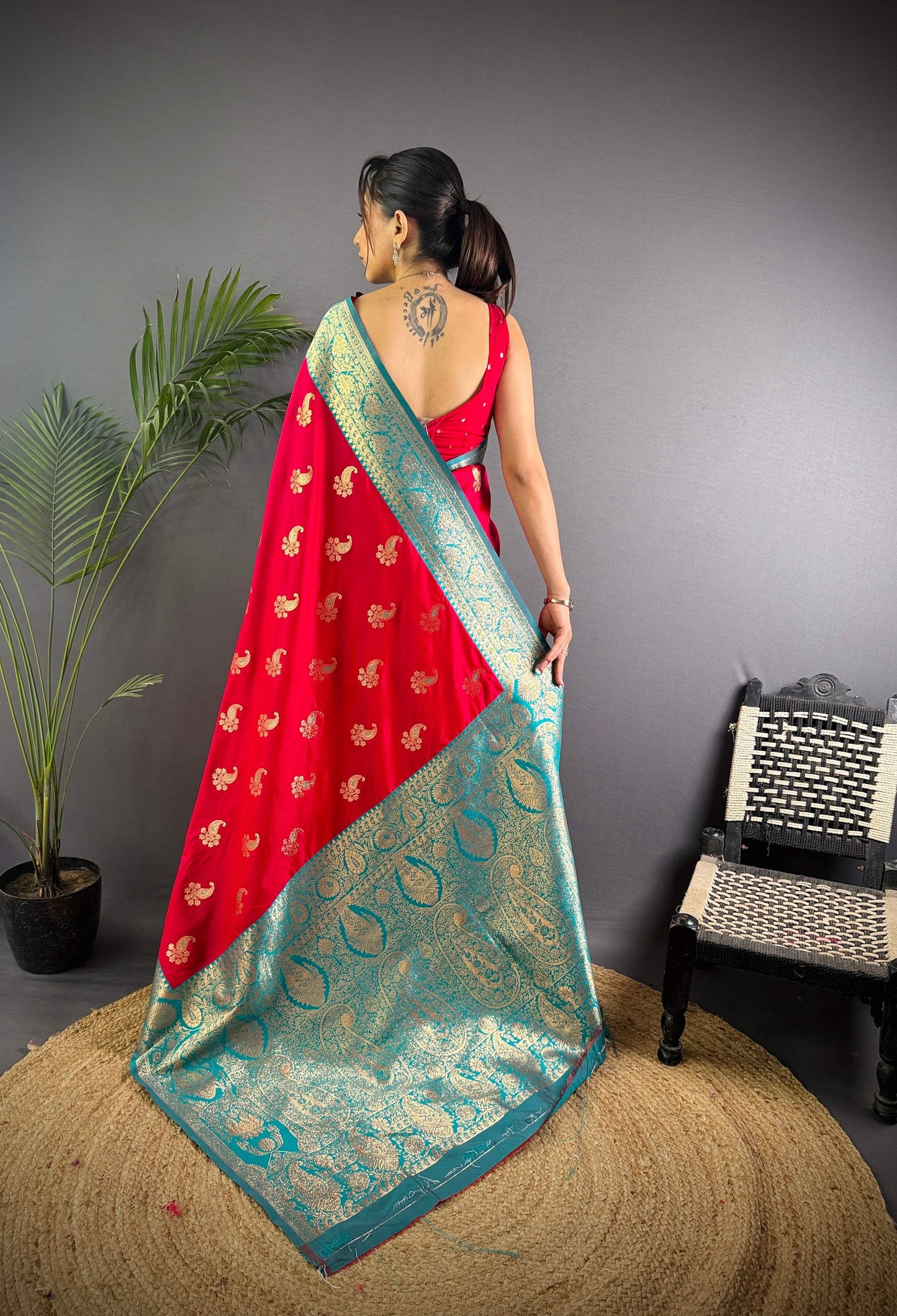 Sonakshi Women's Maharani Banarasi Silk Zari Woven Traditional Saree with Blouse | Swadesiicart