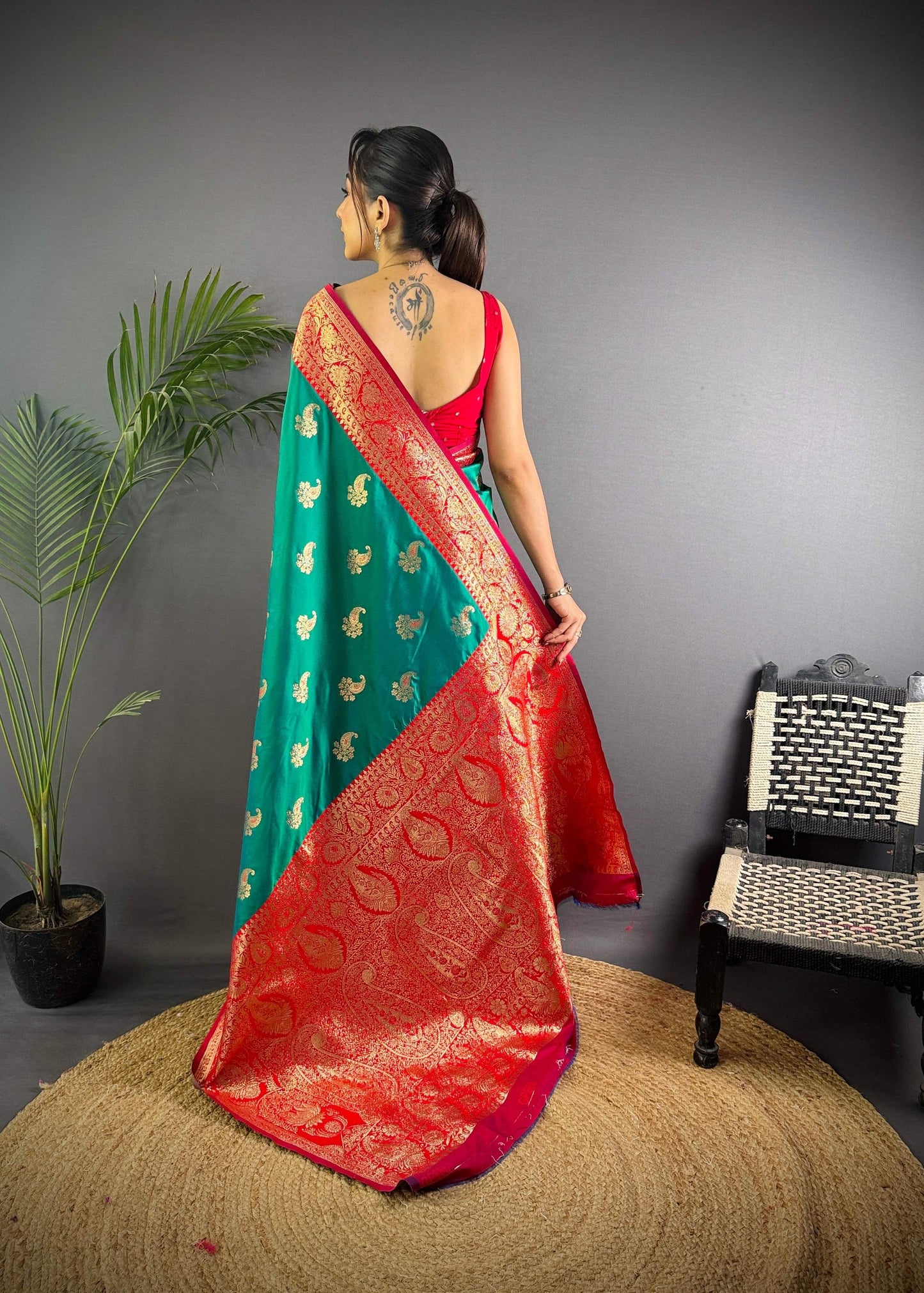 Sonakshi Women's Teal Banarasi Silk Zari Woven Traditional Saree with Blouse | Swadesiicart
