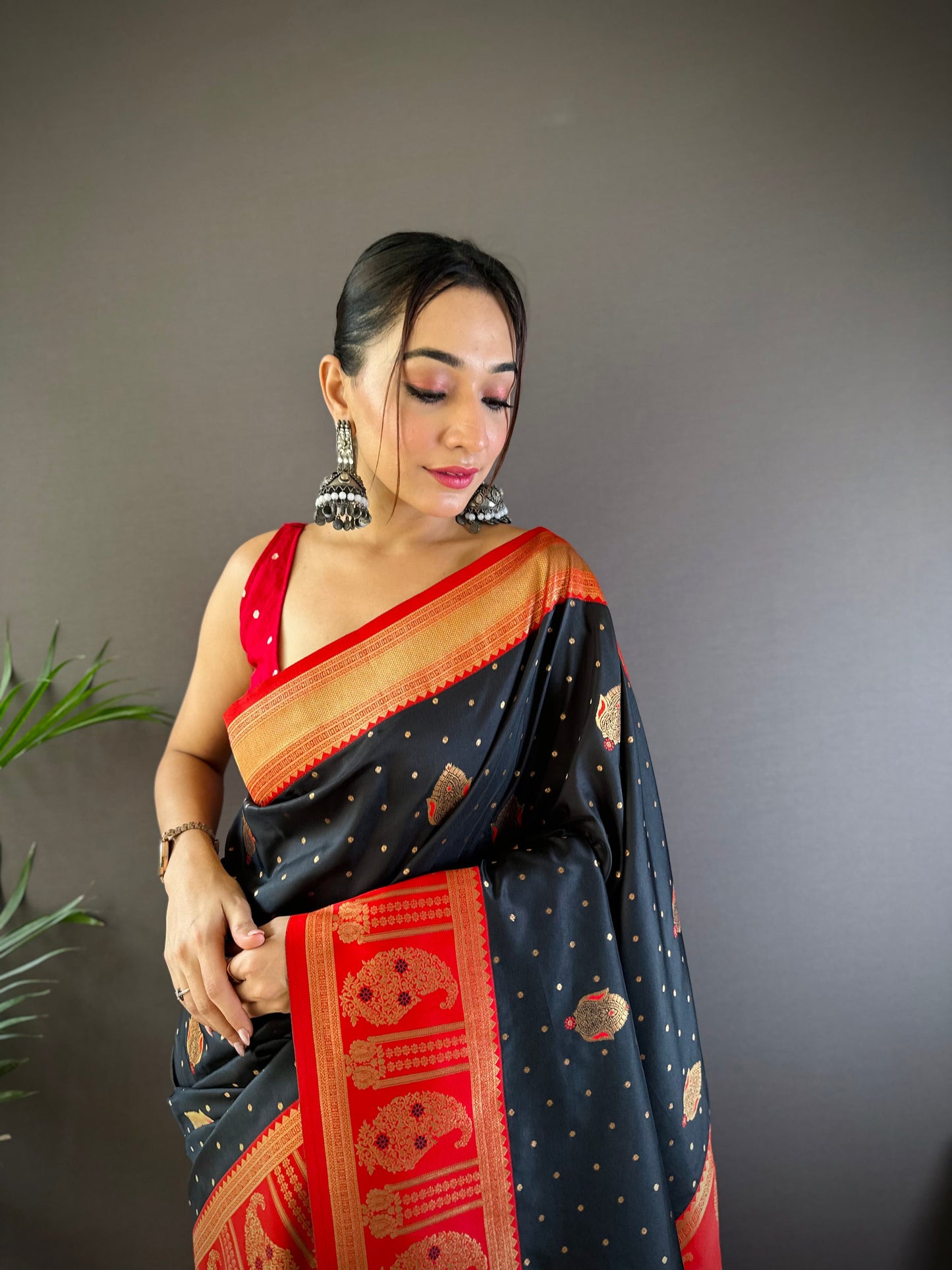 Sonakshi Women's Black Banarasi Silk Zari Woven Traditional Saree with Blouse | Swadesiicart