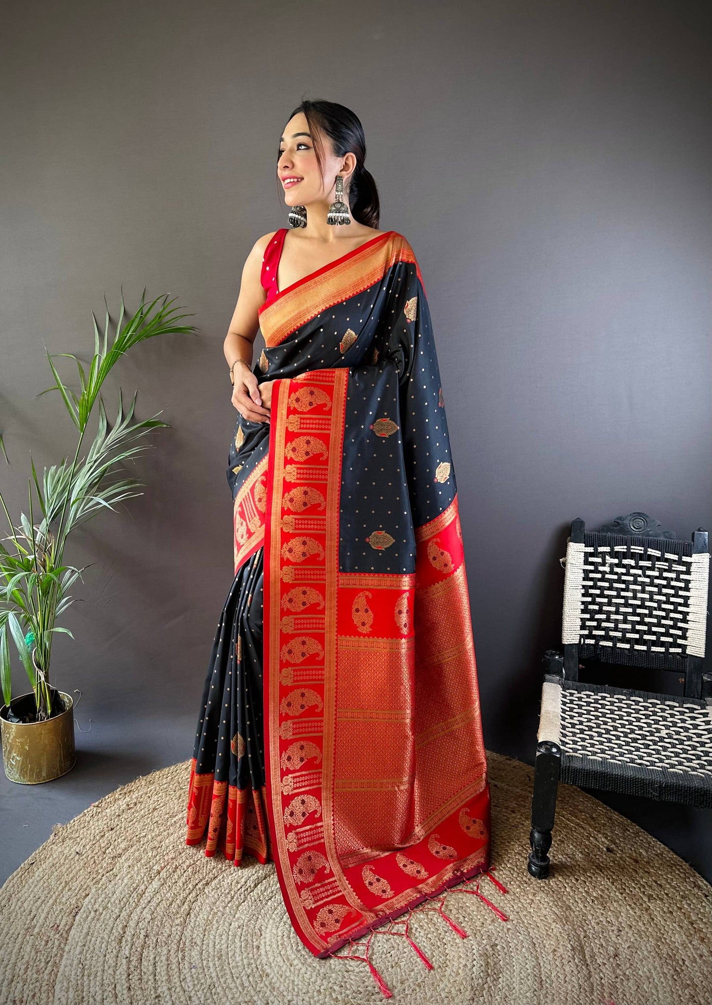 Sonakshi Women's Black Banarasi Silk Zari Woven Traditional Saree with Blouse | Swadesiicart