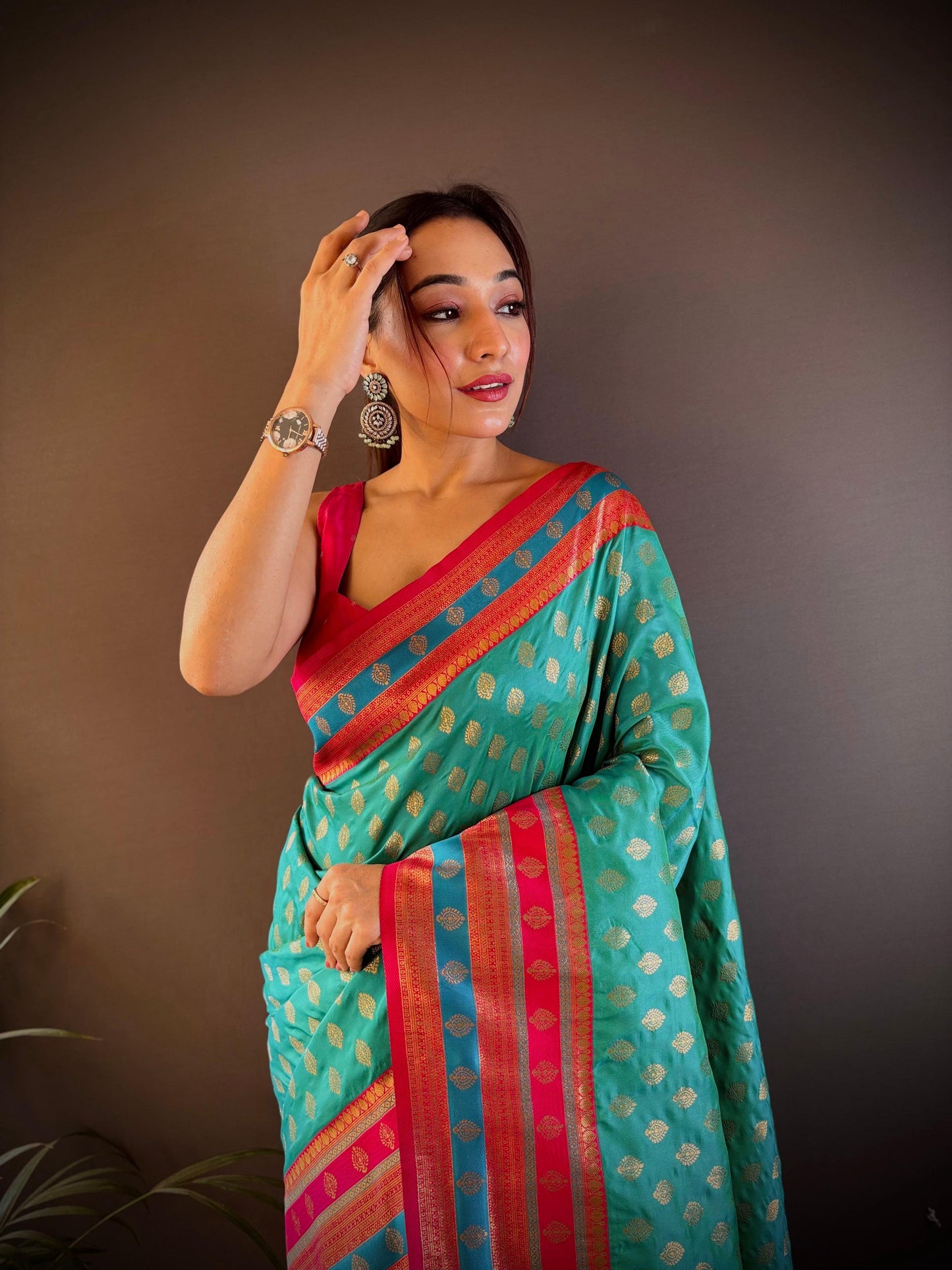 Sonakshi Women's Teal Banarasi Silk Zari Woven Traditional Saree with Blouse | Swadesiicart