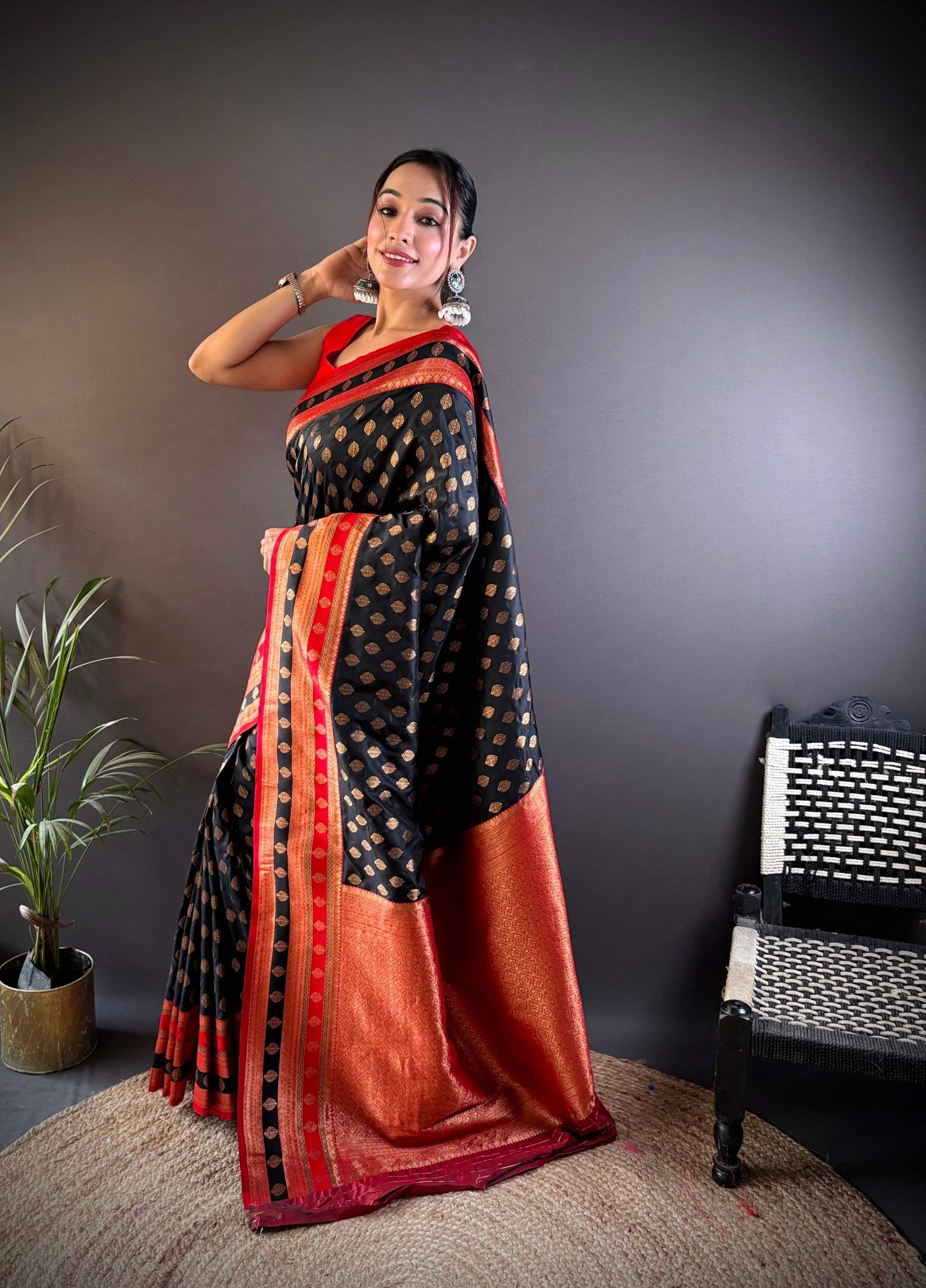 Sonakshi Women's Black Banarasi Silk Zari Woven Traditional Saree with Blouse | Swadesiicart