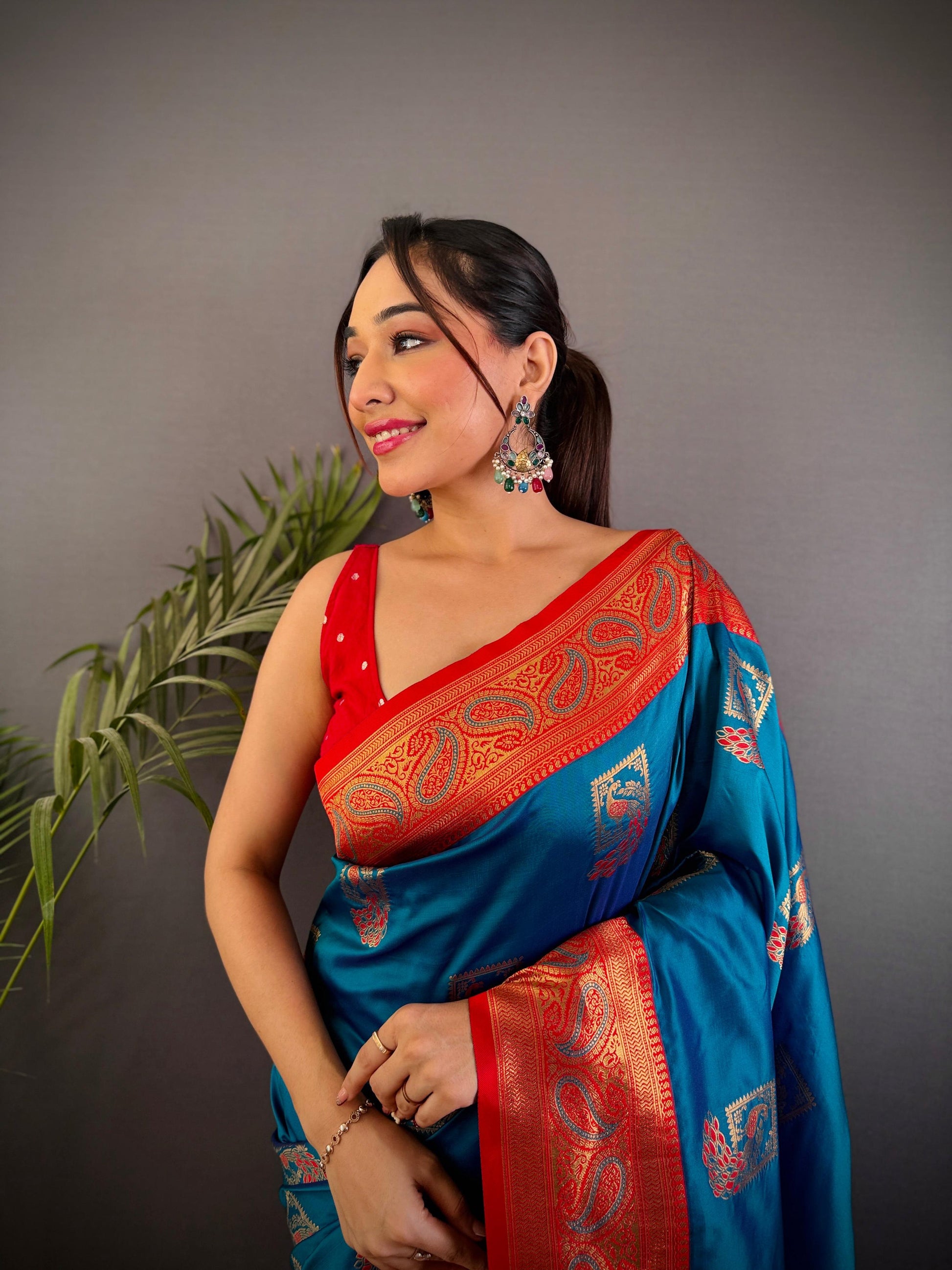 Sonakshi Women's Seagreen Banarasi Silk Zari Woven Traditional Saree with Blouse | Swadesiicart