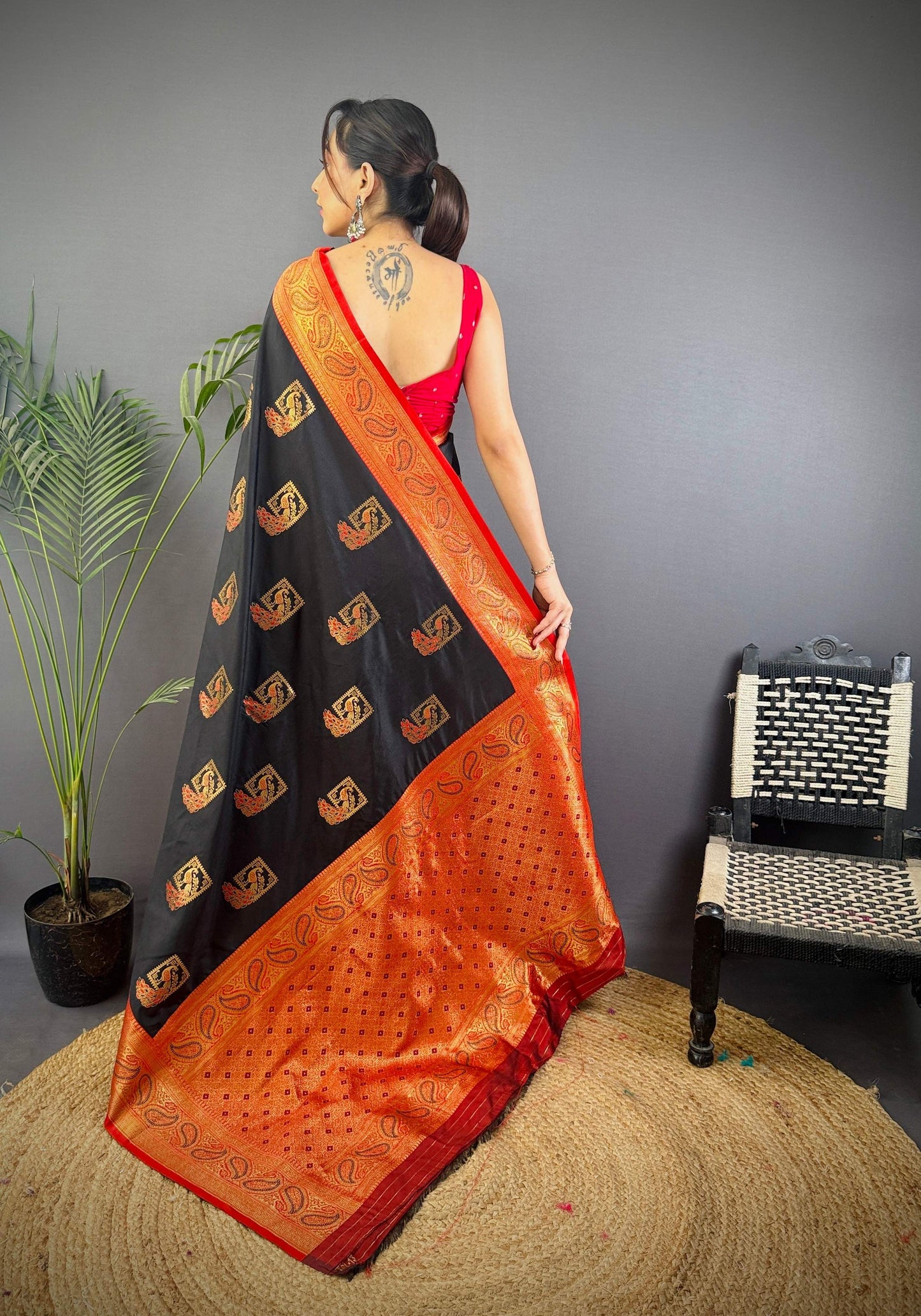 Sonakshi Women's Black Banarasi Silk Zari Woven Traditional Saree with Blouse | Swadesiicart