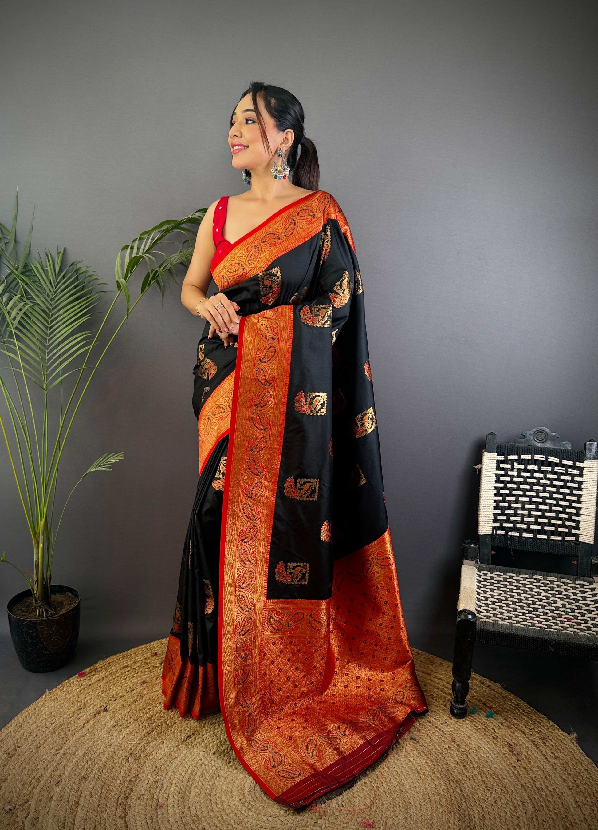Sonakshi Women's Black Banarasi Silk Zari Woven Traditional Saree with Blouse | Swadesiicart