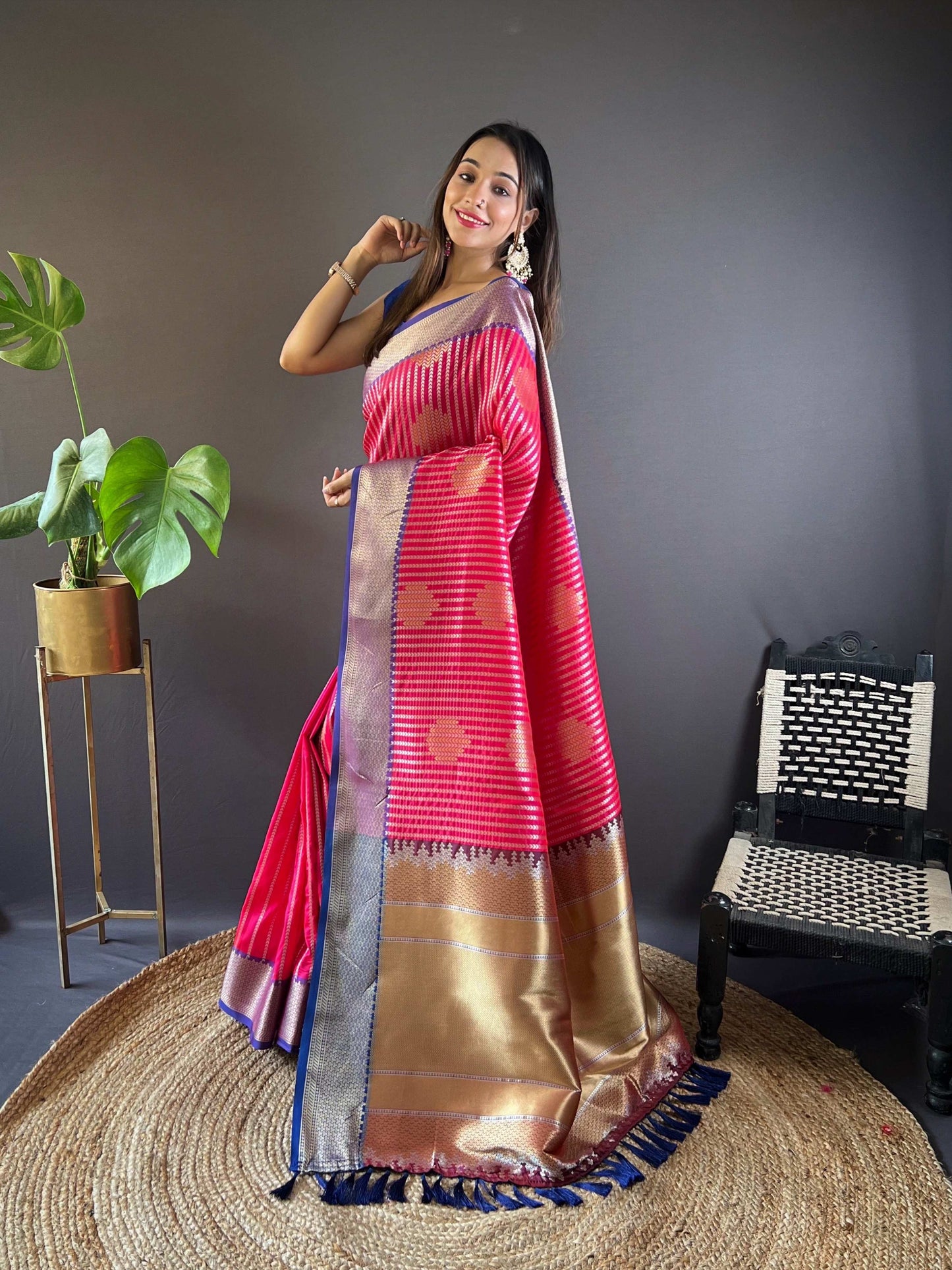 Sonakshi Women's Maharani Banarasi Silk Zari Woven Traditional Saree with Blouse | Swadesiicart