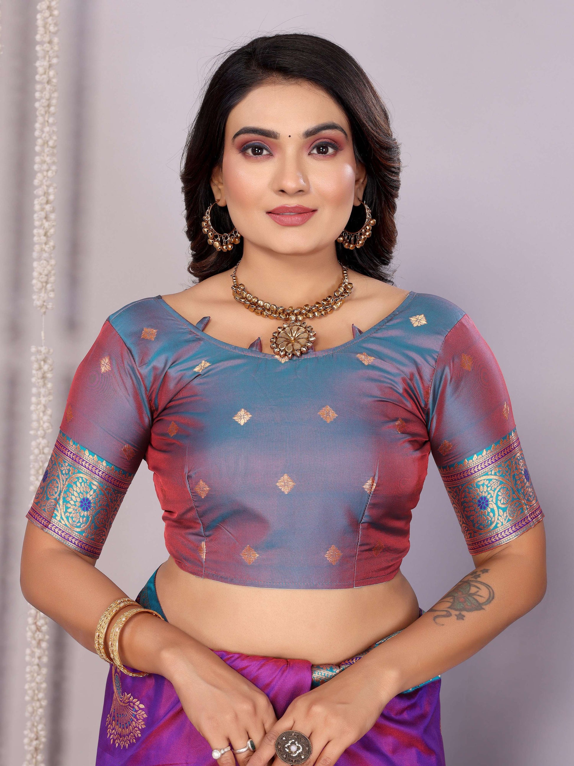 Sonakshi Women's Lavender Banarasi Silk Zari Woven Traditional Saree with Blouse | Swadesiicart