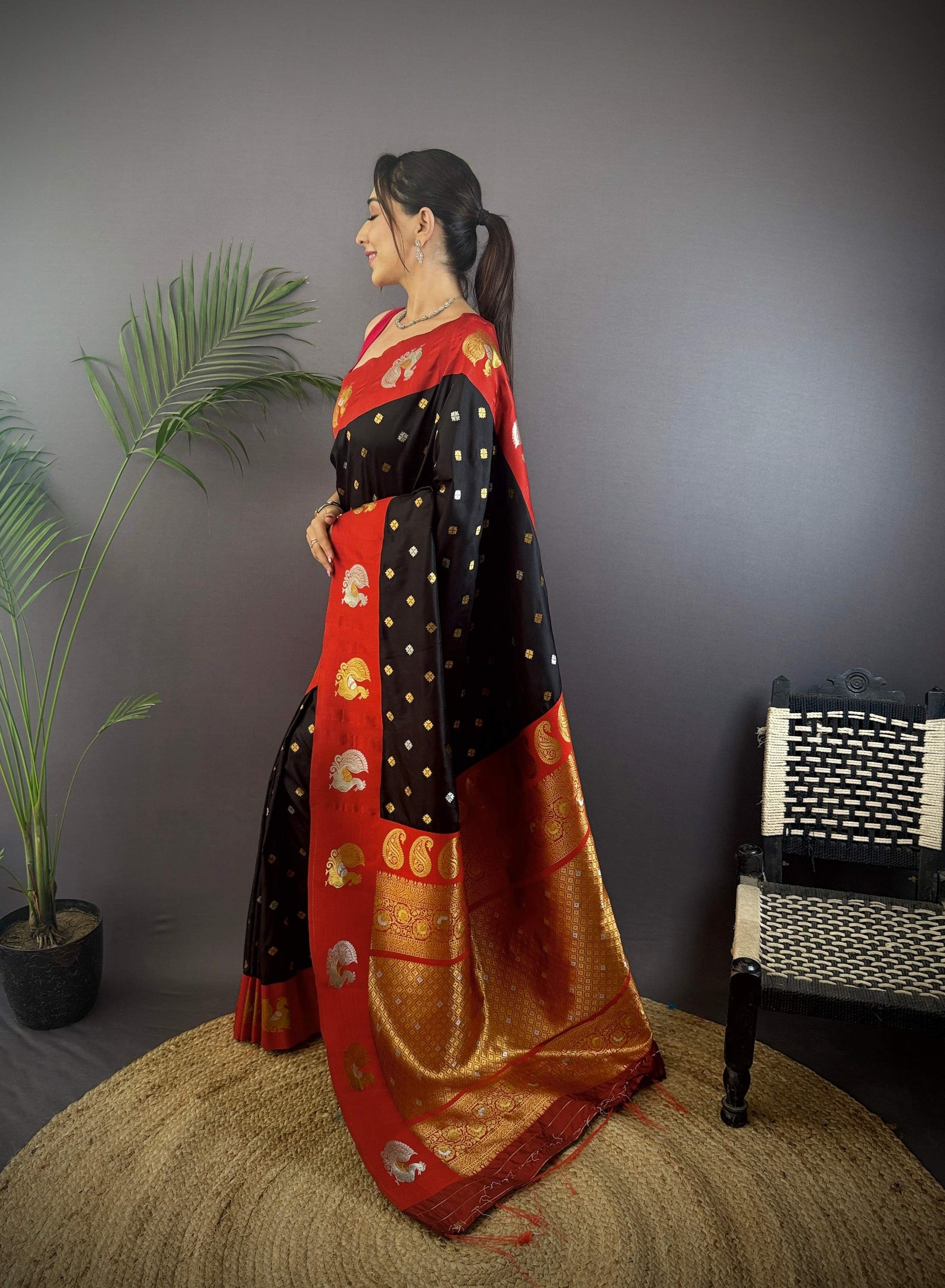 Sonakshi Women's Black Banarasi Silk Zari Weaving Saree with Blouse | Swadesiicart