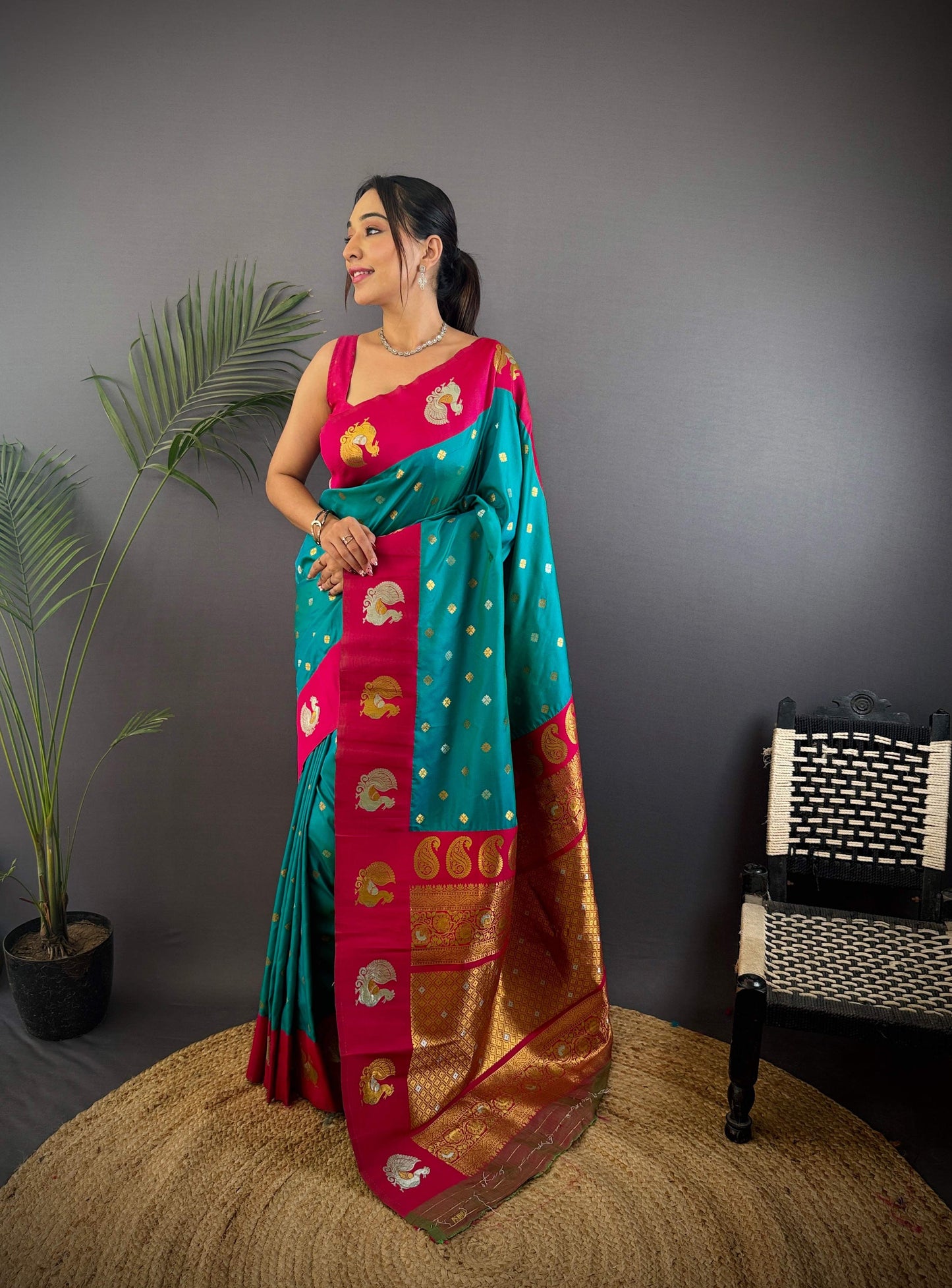 Sonakshi Women's Seagreen Banarasi Silk Zari Weaving Saree with Blouse | Swadesiicart