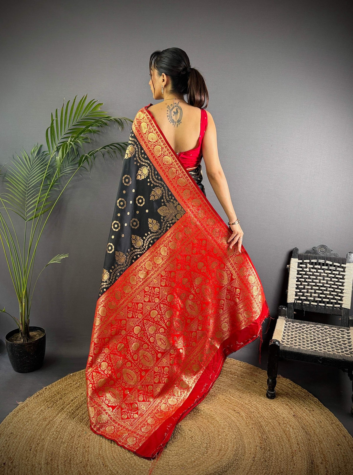Sonakshi Women's Black Banarasi Silk Zari Weaving Saree with Blouse | Swadesiicart