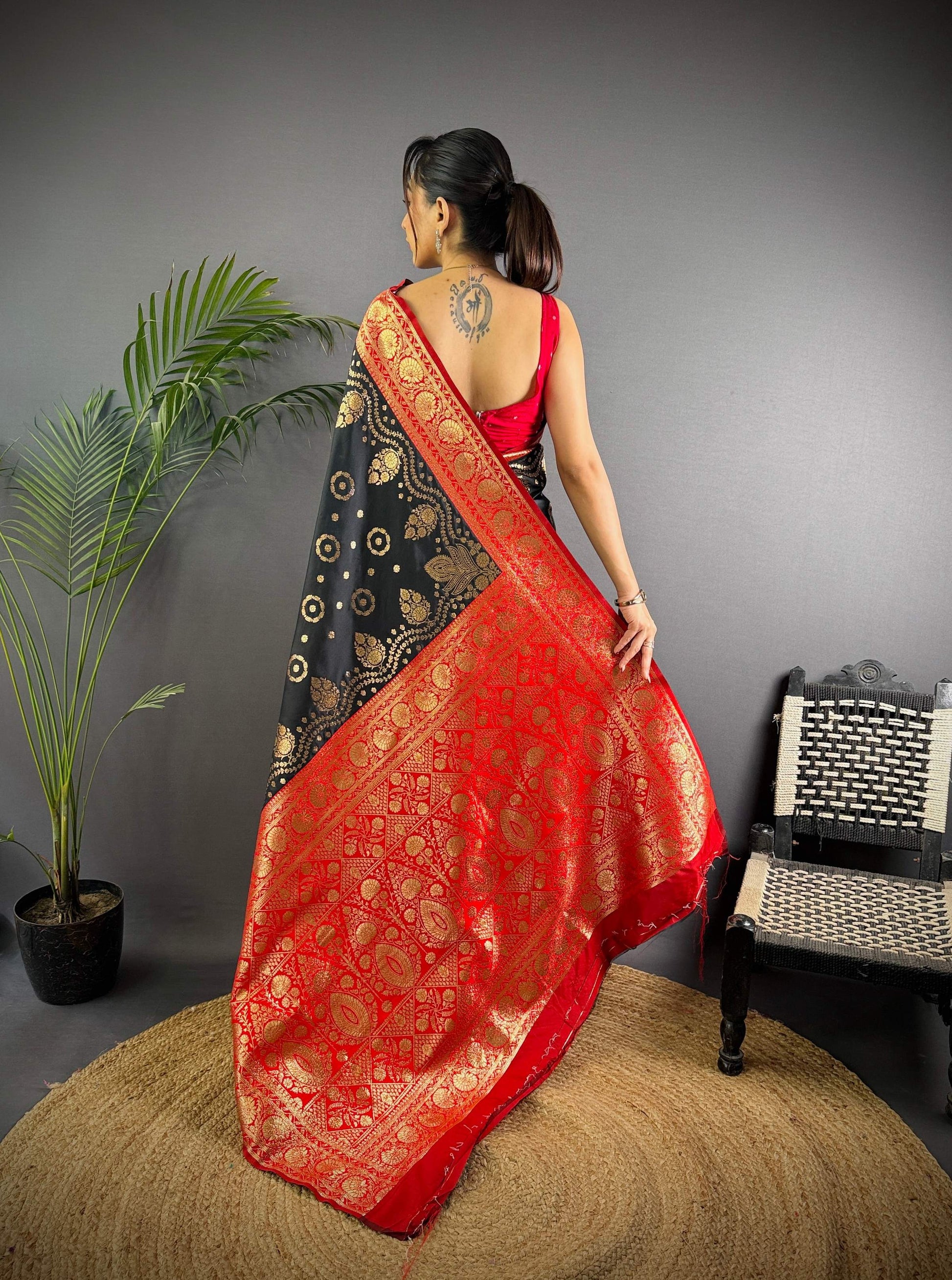 Sonakshi Women's Black Banarasi Silk Zari Weaving Saree with Blouse | Swadesiicart