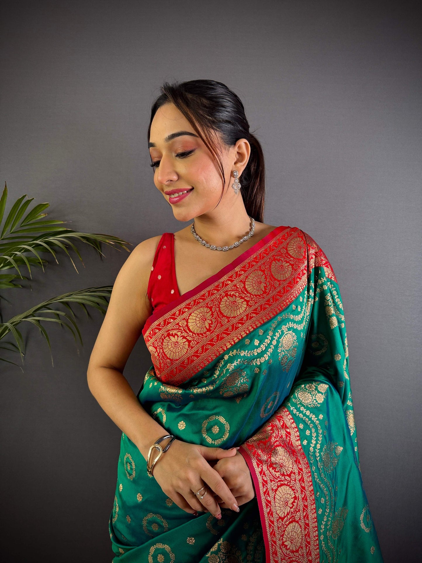 Sonakshi Women's Seagreen Banarasi Silk Zari Weaving Saree with Blouse | Swadesiicart