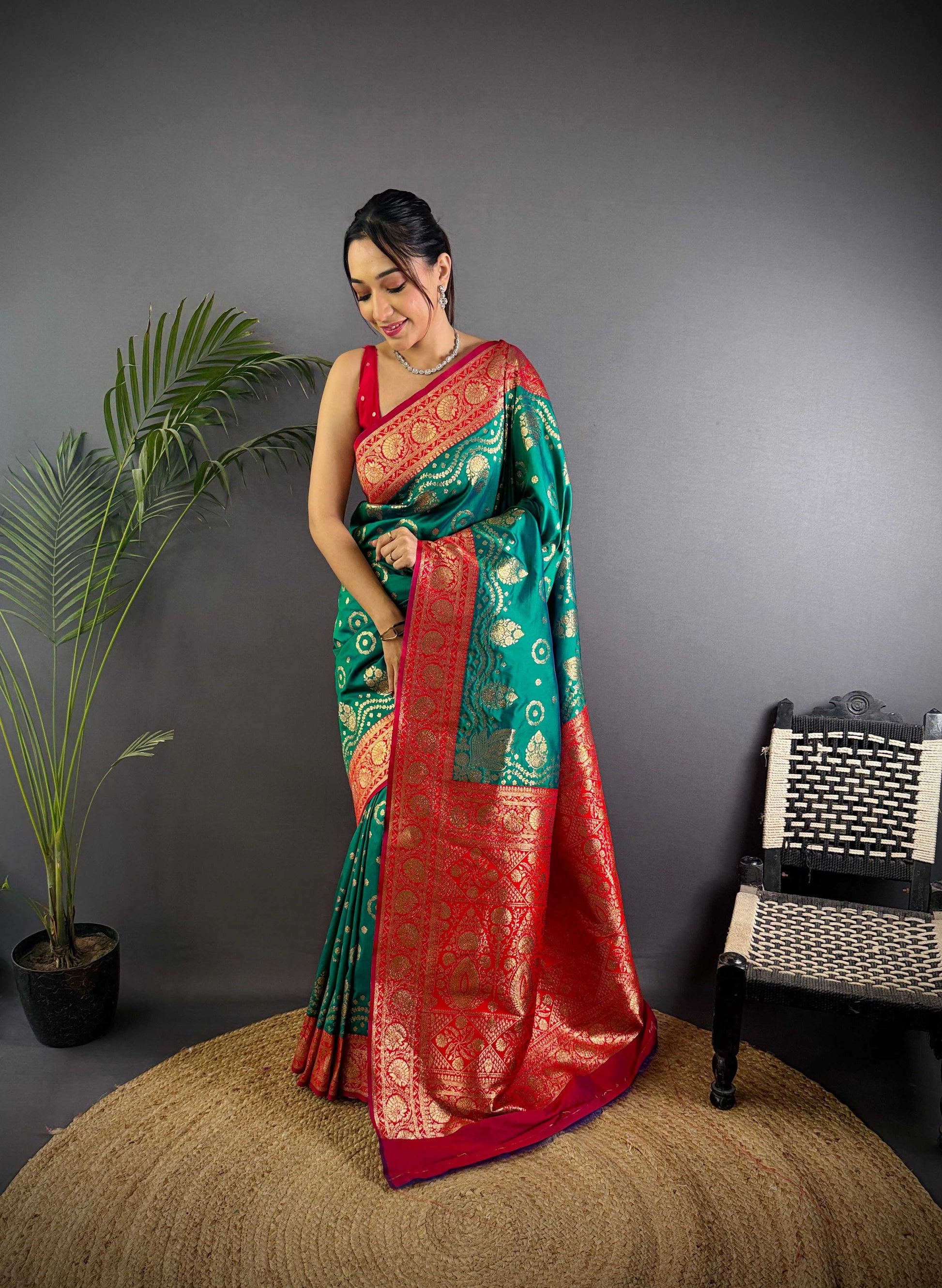 Sonakshi Women's Seagreen Banarasi Silk Zari Weaving Saree with Blouse | Swadesiicart